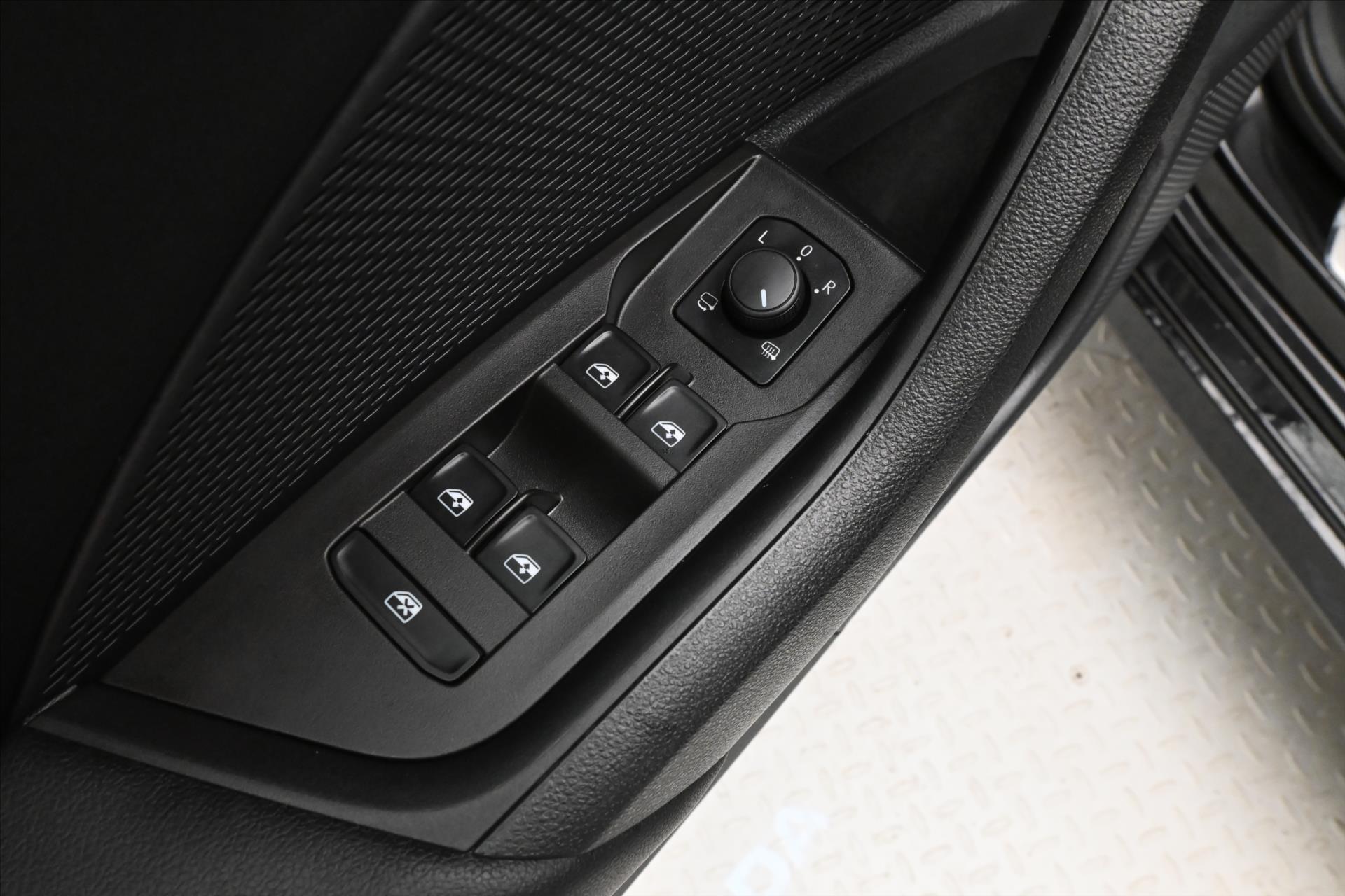 Hlavní fotografie vozu Škoda Octavia 2,0 TDI 110 kW DSG Style Záruka až 5 let (27)