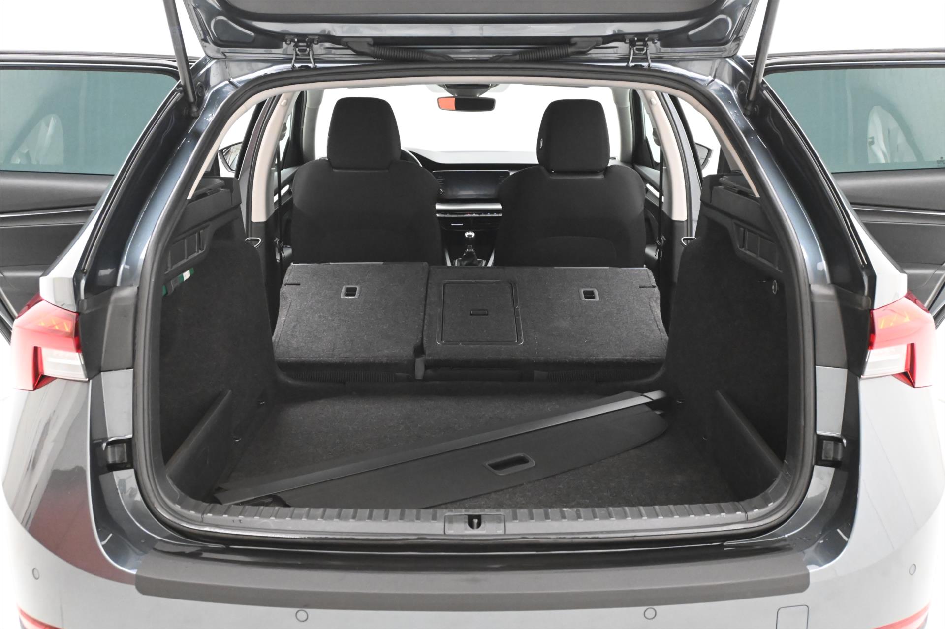 Hlavní fotografie vozu Škoda Octavia 2,0 TDI 85 kW Ambition Záruka až 5 let (11)