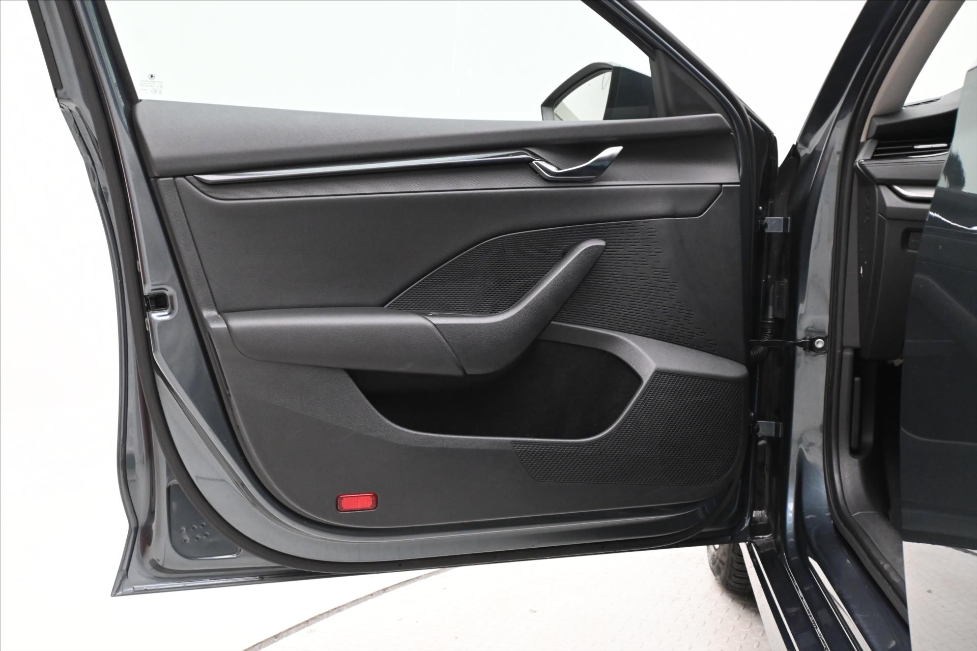 Hlavní fotografie vozu Škoda Octavia 2,0 TDI 85 kW Ambition Záruka až 5 let (24)