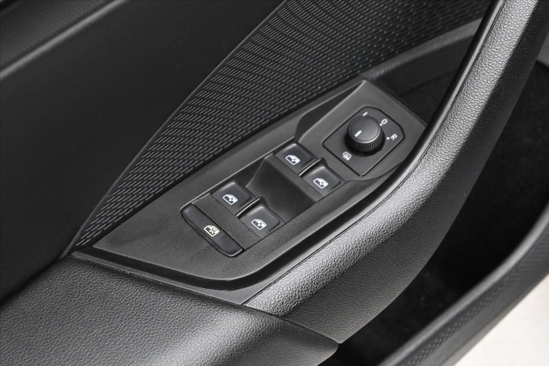 Hlavní fotografie vozu Škoda Octavia 2,0 TDI 85 kW AMBITION Záruka až 5 let (24)