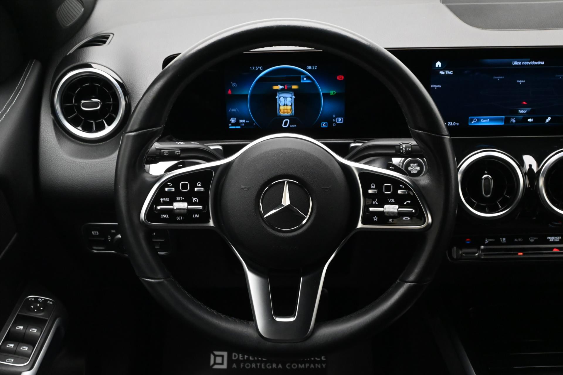 Main photo of the car Mercedes-Benz GLB 2.0 220d 140 kW 4Matic Warranty up to 5 years (18)