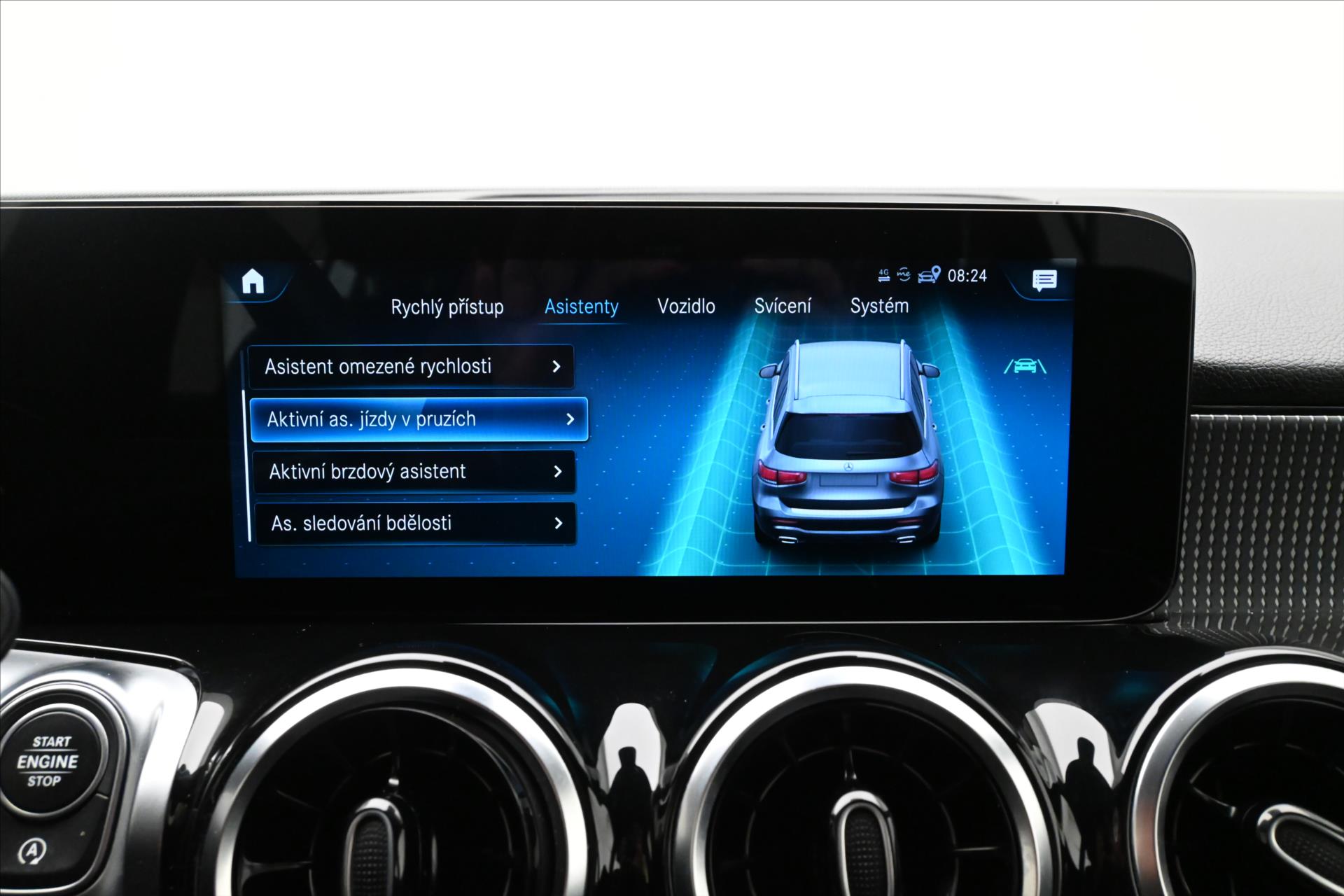 Main photo of the car Mercedes-Benz GLB 2.0 220d 140 kW 4Matic Warranty up to 5 years (20)