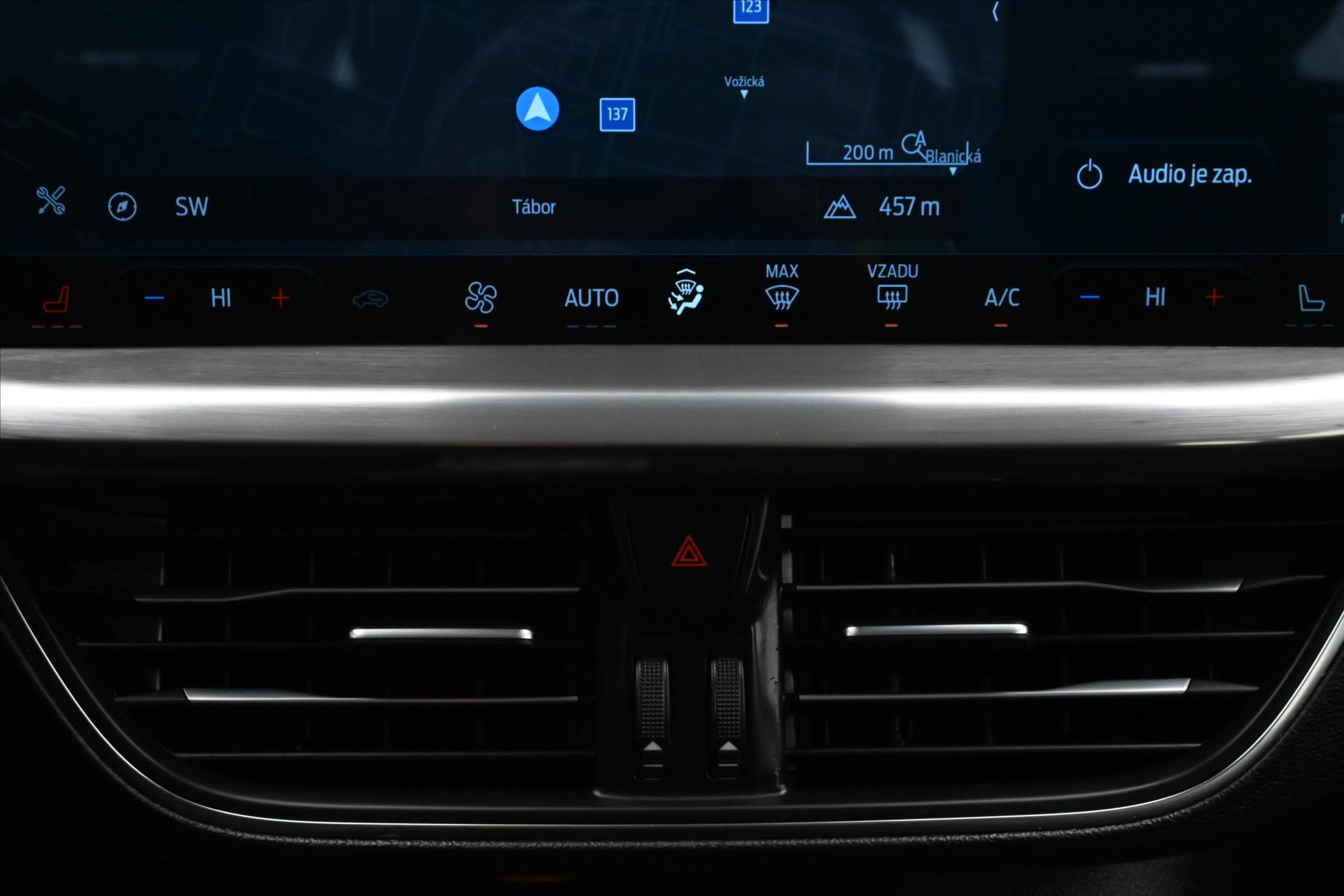 Hlavní fotografie vozu Ford Focus 1,5 EcoBlue 85 kW AT8 Titanium Záruka až 5 let (20)