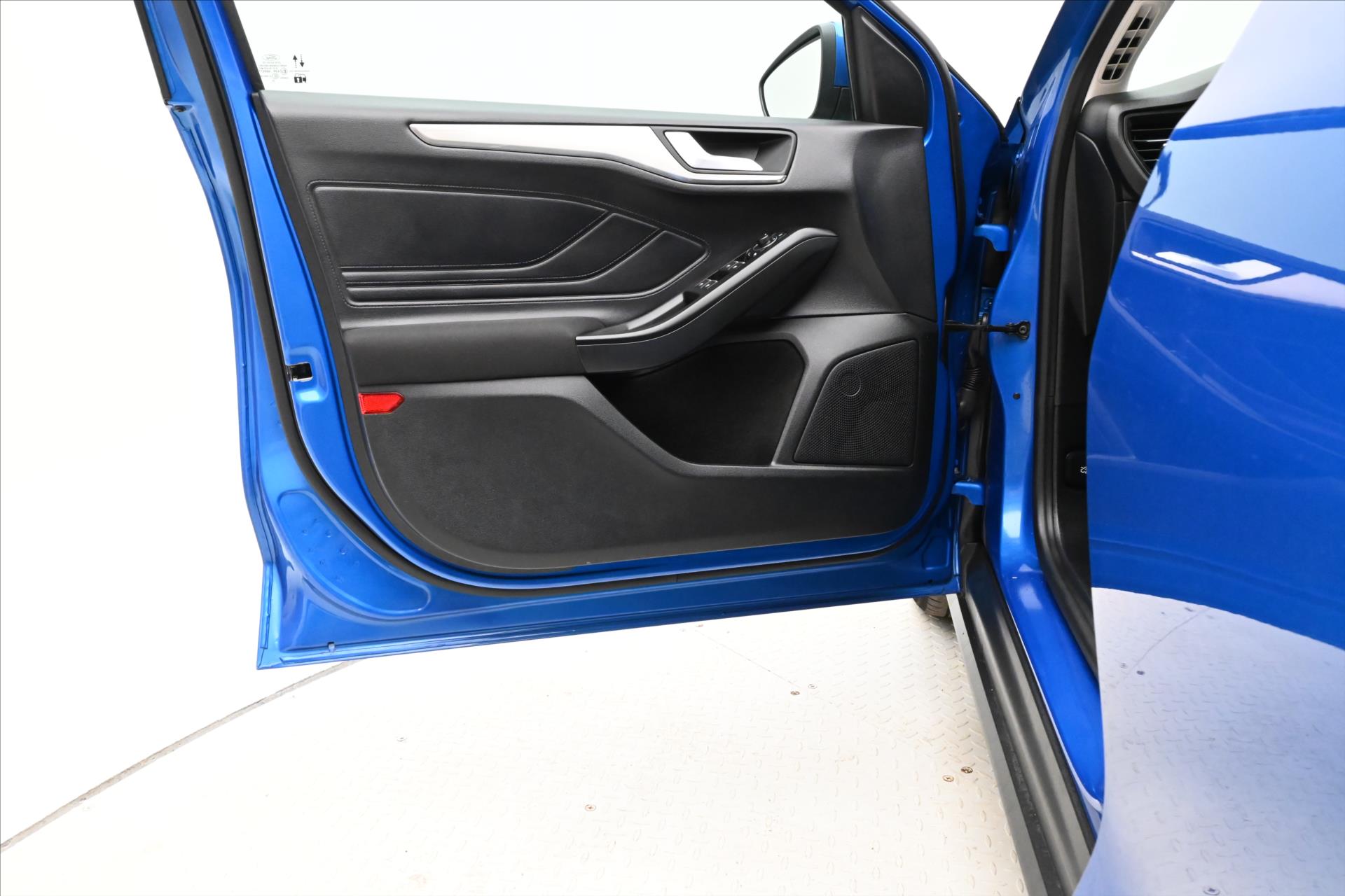 Hlavní fotografie vozu Ford Focus 1,5 EcoBlue 85 kW AT8 Titanium Záruka až 5 let (22)