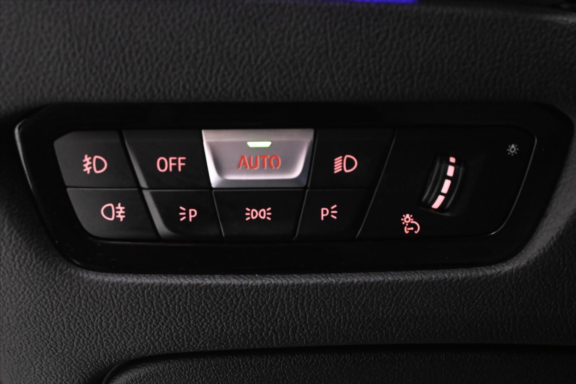 Hlavní fotografie vozu BMW Řada 3 2,0 320d 140 kW Steptronic Sport Záruka až 5 let (25)