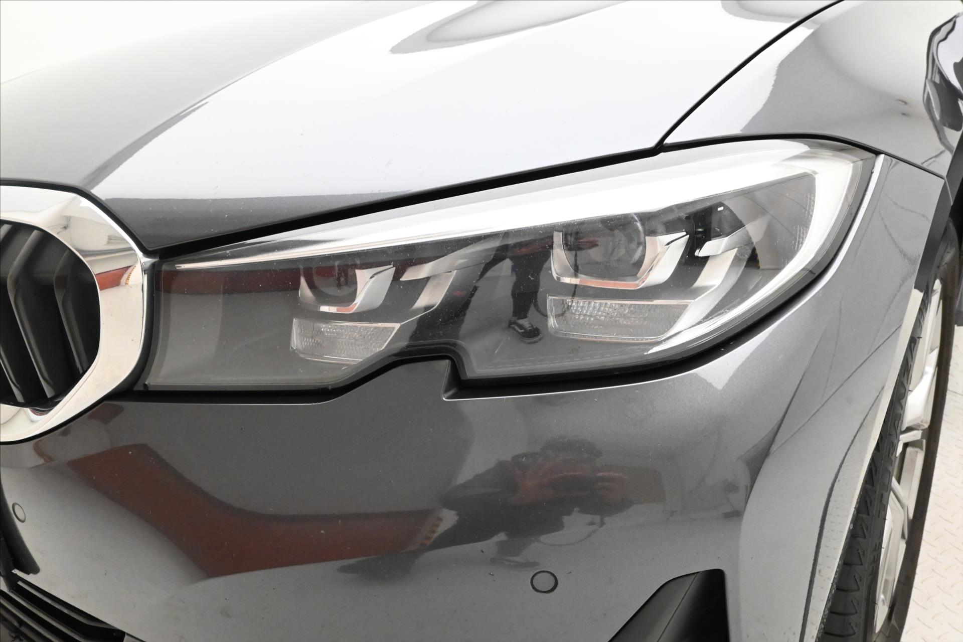 Hlavní fotografie vozu BMW Řada 3 2,0 320d 140 kW Steptronic Sport Záruka až 5 let (28)