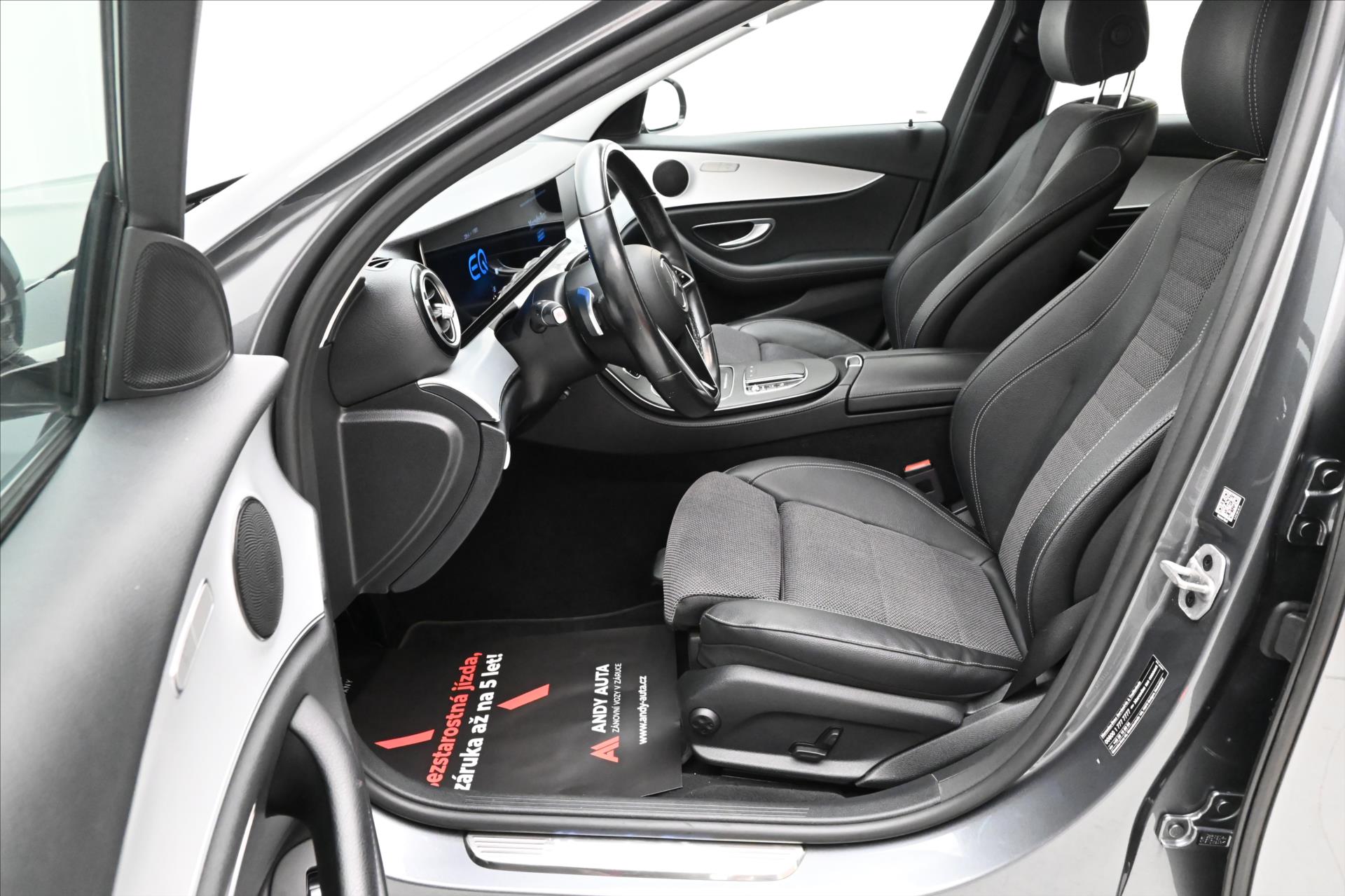 Hlavní fotografie vozu Mercedes-Benz Třídy E 2,0 300de 225 kW 9Gtronic Záruka až 5 let (13)