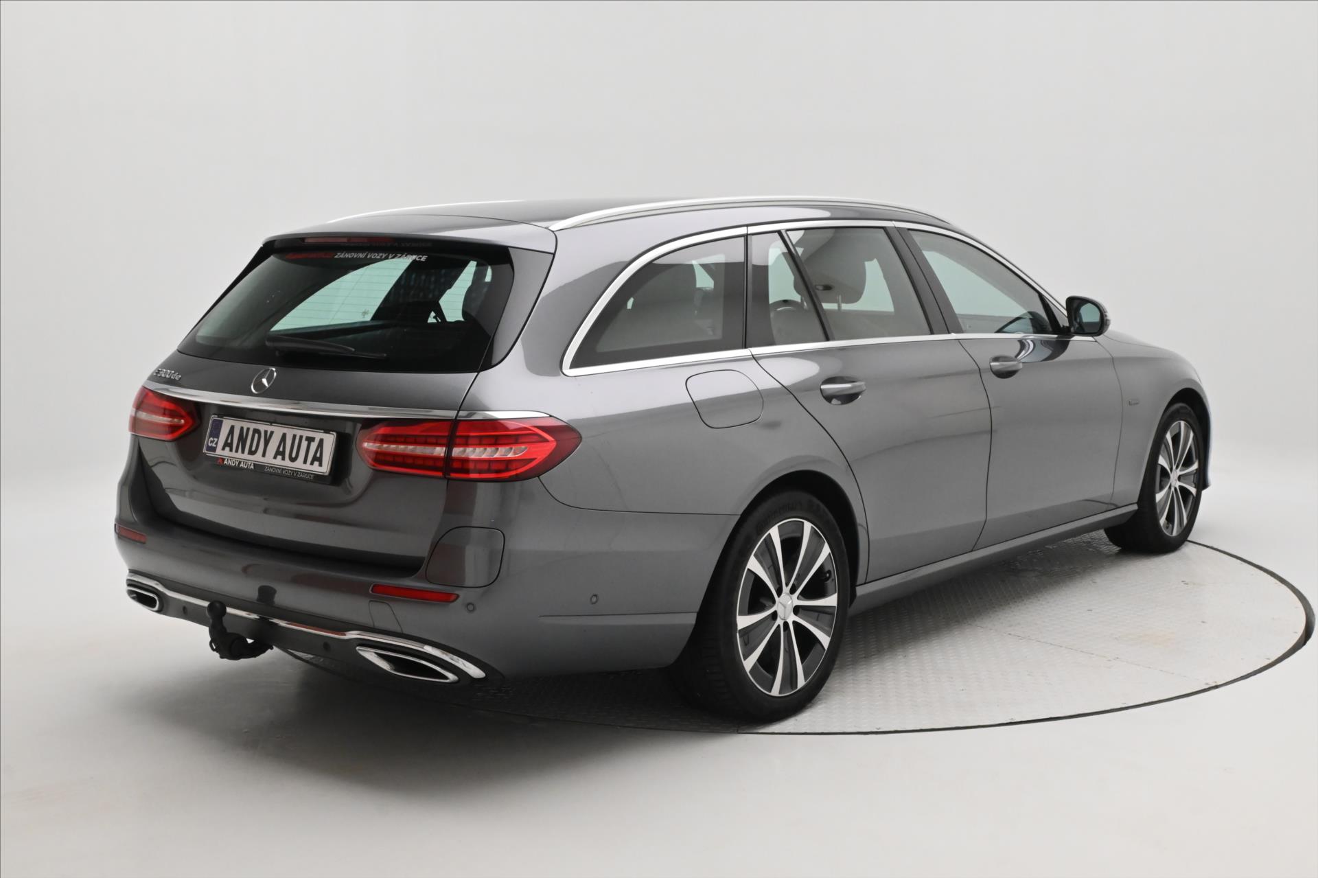 Hlavní fotografie vozu Mercedes-Benz Třídy E 2,0 300de 225 kW 9Gtronic Záruka až 5 let (5)