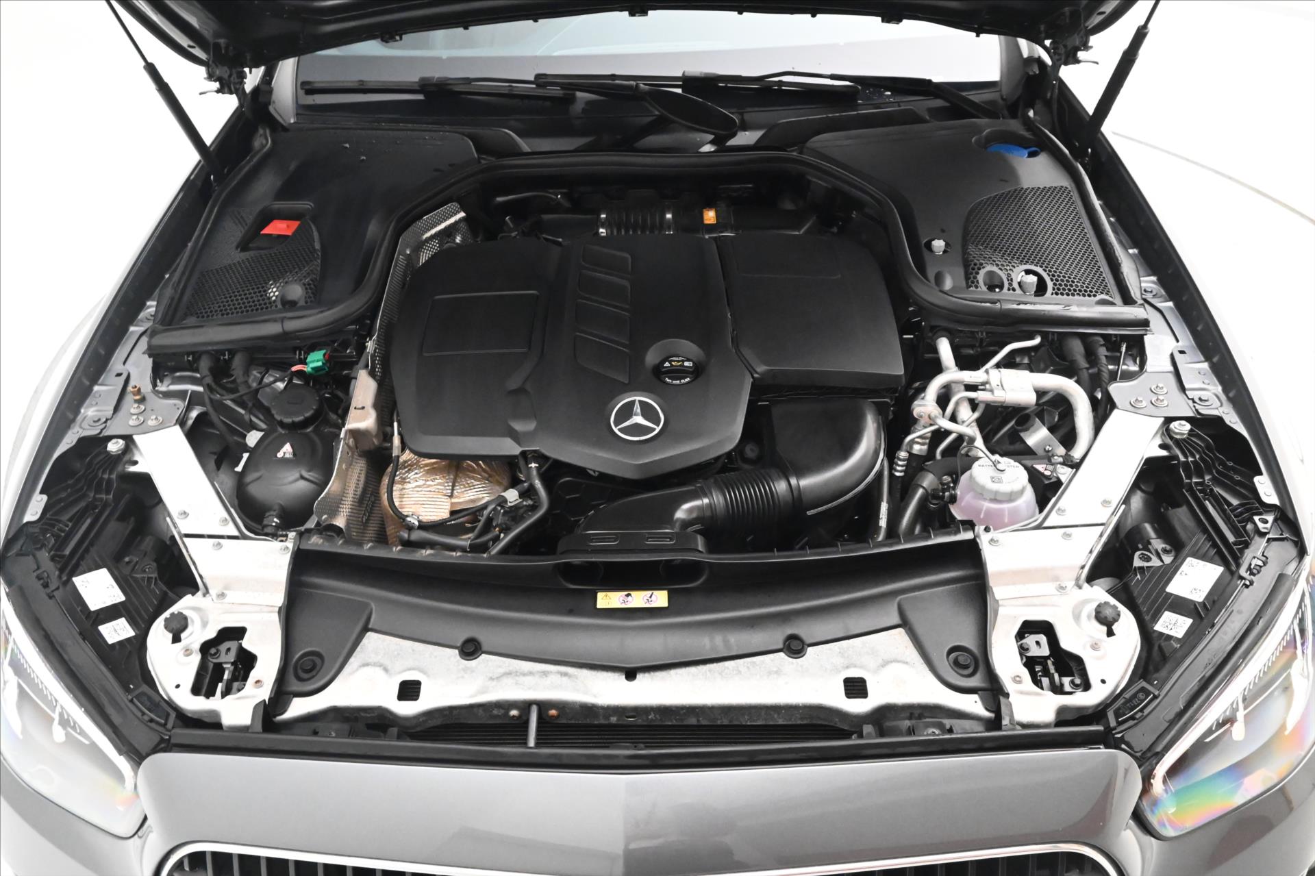 Hlavní fotografie vozu Mercedes-Benz Třídy E 2,0 300de 225 kW 9Gtronic Záruka až 5 let (9)