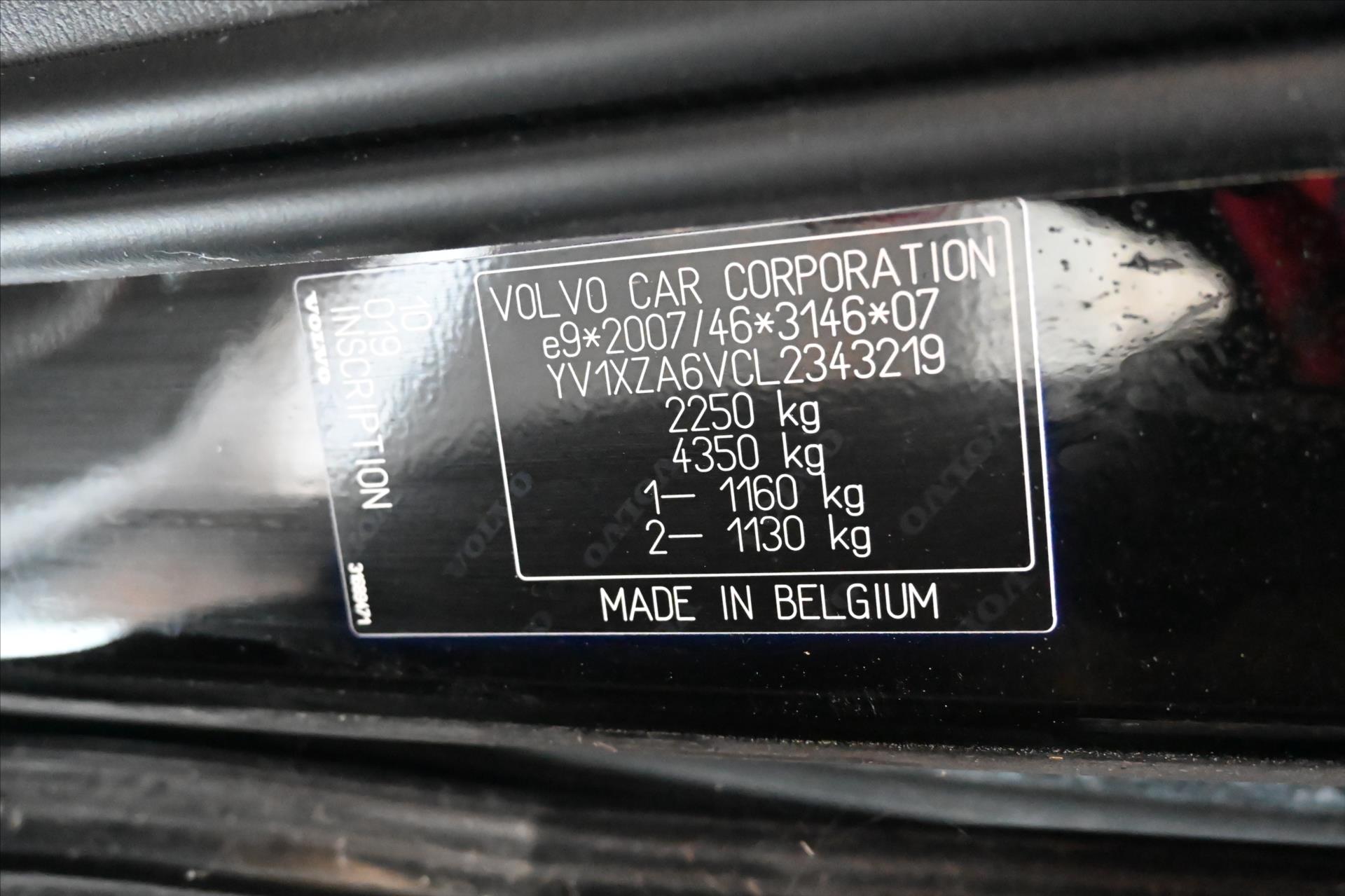 Main photo of the car Volvo XC40 2.0 D4 AWD AT8 WE ARE PREPARING THE CAR FOR SALE (1)