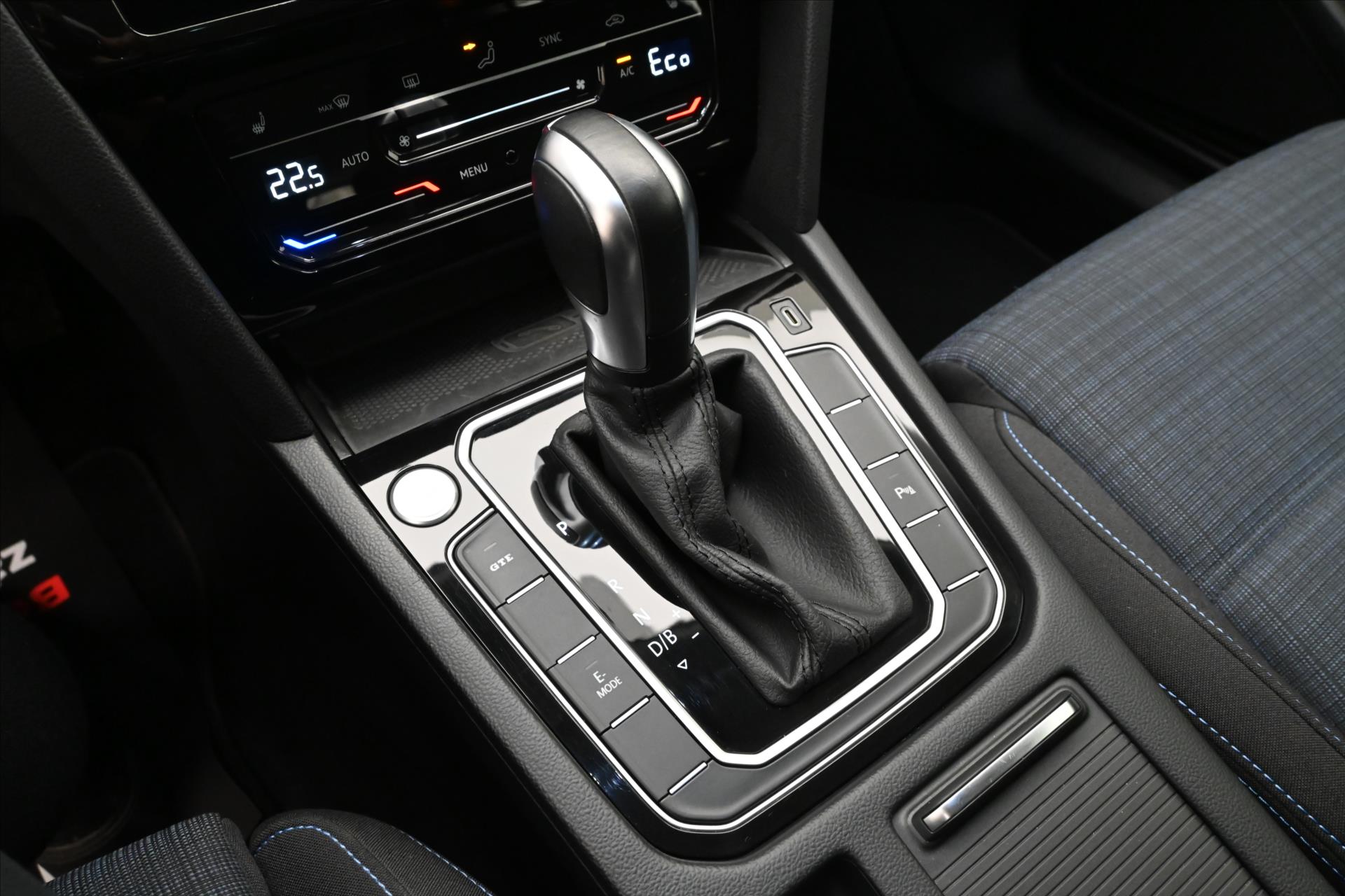 Hlavní fotografie vozu Volkswagen Passat 1,4 GTE 160 kW DSG Záruka až 5 let (27)