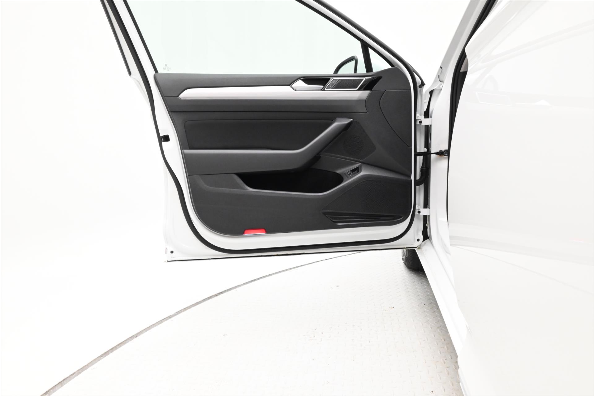 Hlavní fotografie vozu Volkswagen Passat 1,4 GTE 160 kW DSG Záruka až 5 let (28)