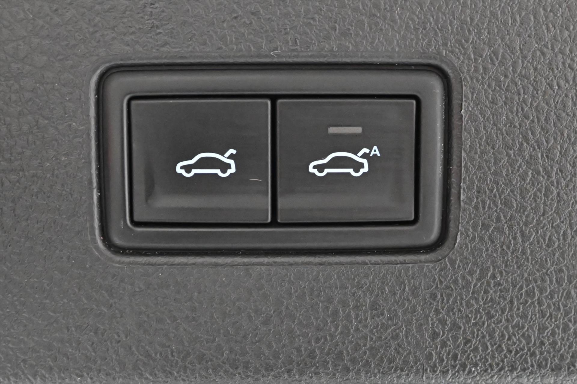 Hlavní fotografie vozu Volkswagen Passat 1,4 GTE 160 kW DSG Záruka až 5 let (31)