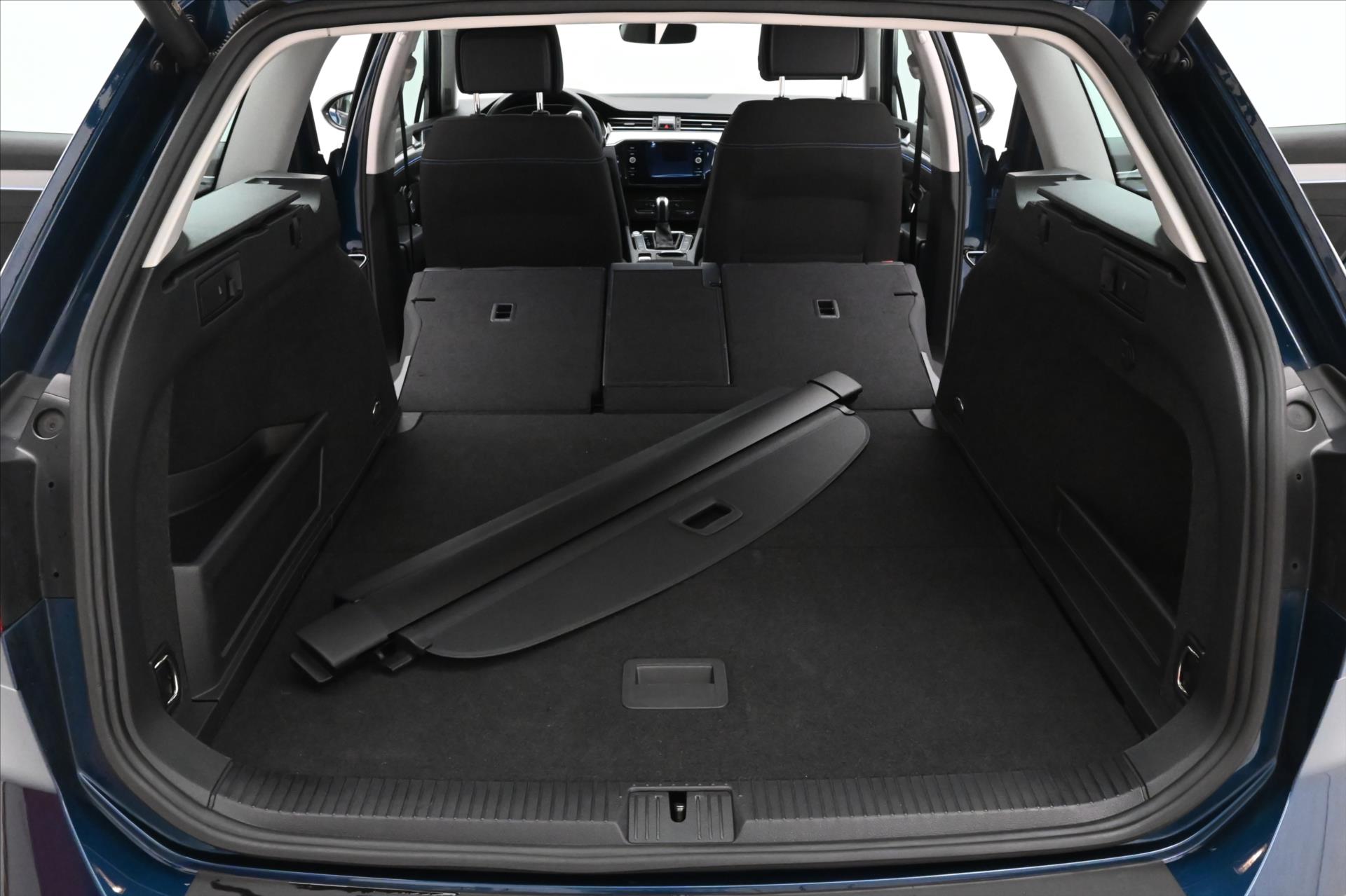 Hlavní fotografie vozu Volkswagen Passat 1,4 GTE 160 KW DSG Business Záruka až 5 let (11)