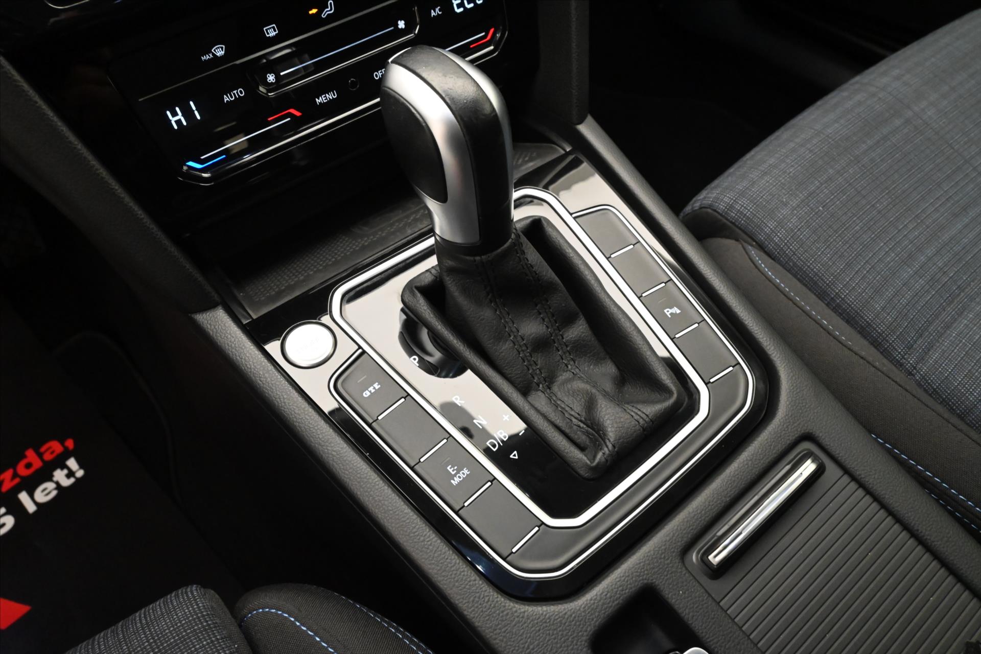 Hlavní fotografie vozu Volkswagen Passat 1,4 GTE 160 KW DSG Business Záruka až 5 let (24)