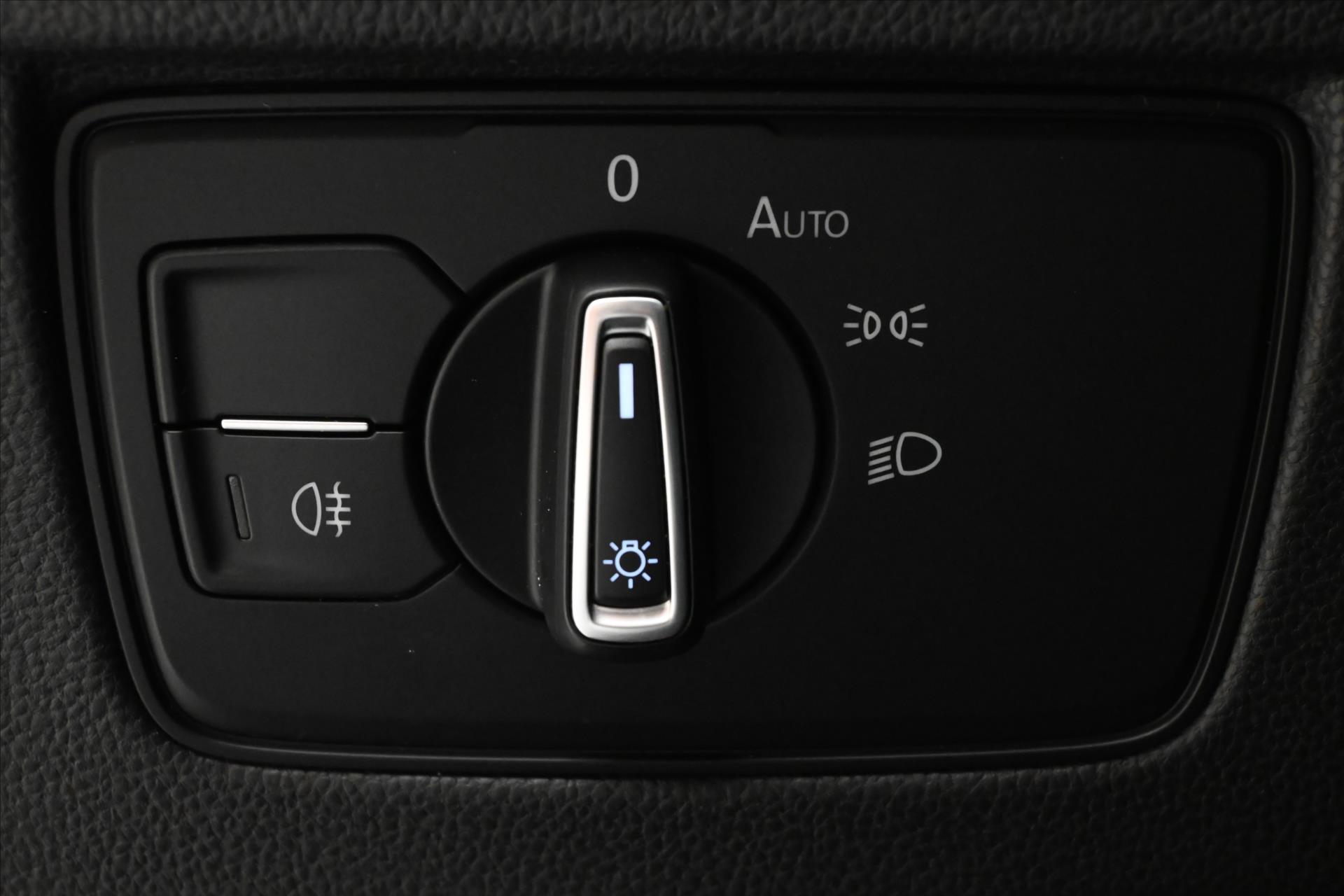 Hlavní fotografie vozu Volkswagen Passat 1,4 GTE 160 KW DSG Business Záruka až 5 let (27)