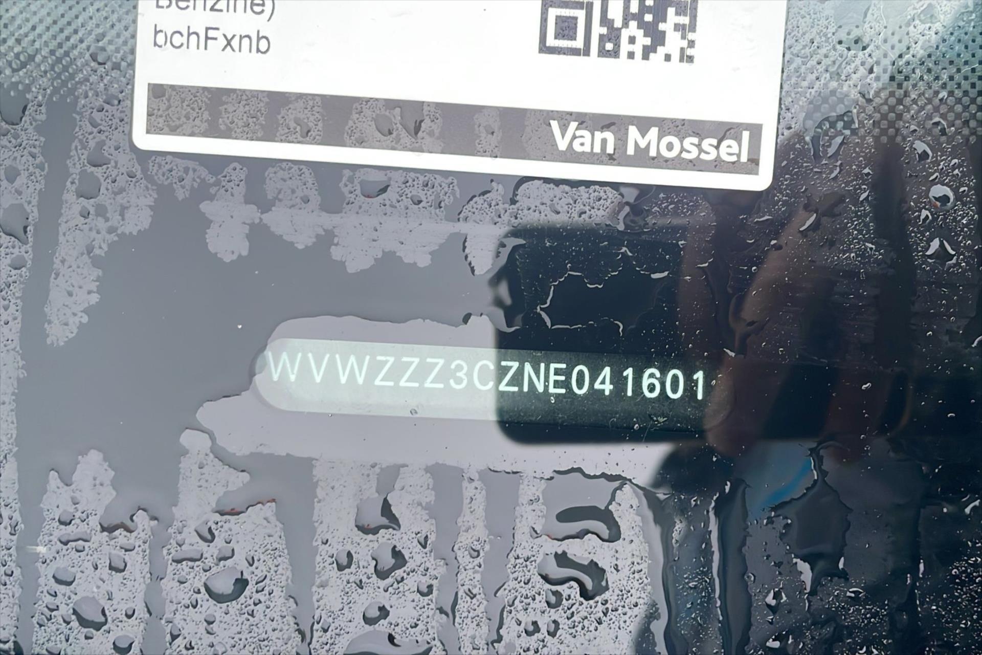 Hlavní fotografie vozu Volkswagen Passat 1,4 GTE 160KW DSG BUSINESS VŮZ PŘIPRAVUJEME K PRODEJI (3)