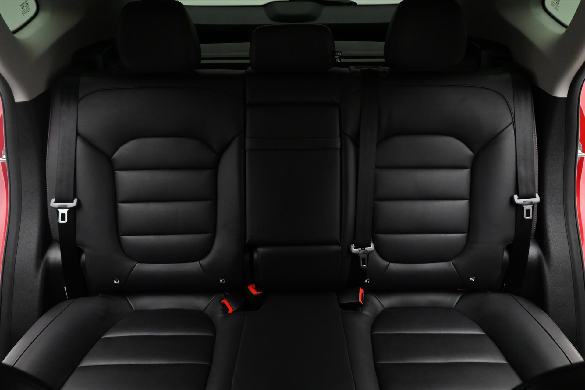 Hlavní fotografie vozu MG eHS 1,5 TGI PHEV 119 kW AT Comfort Záruka až 5 let (26)