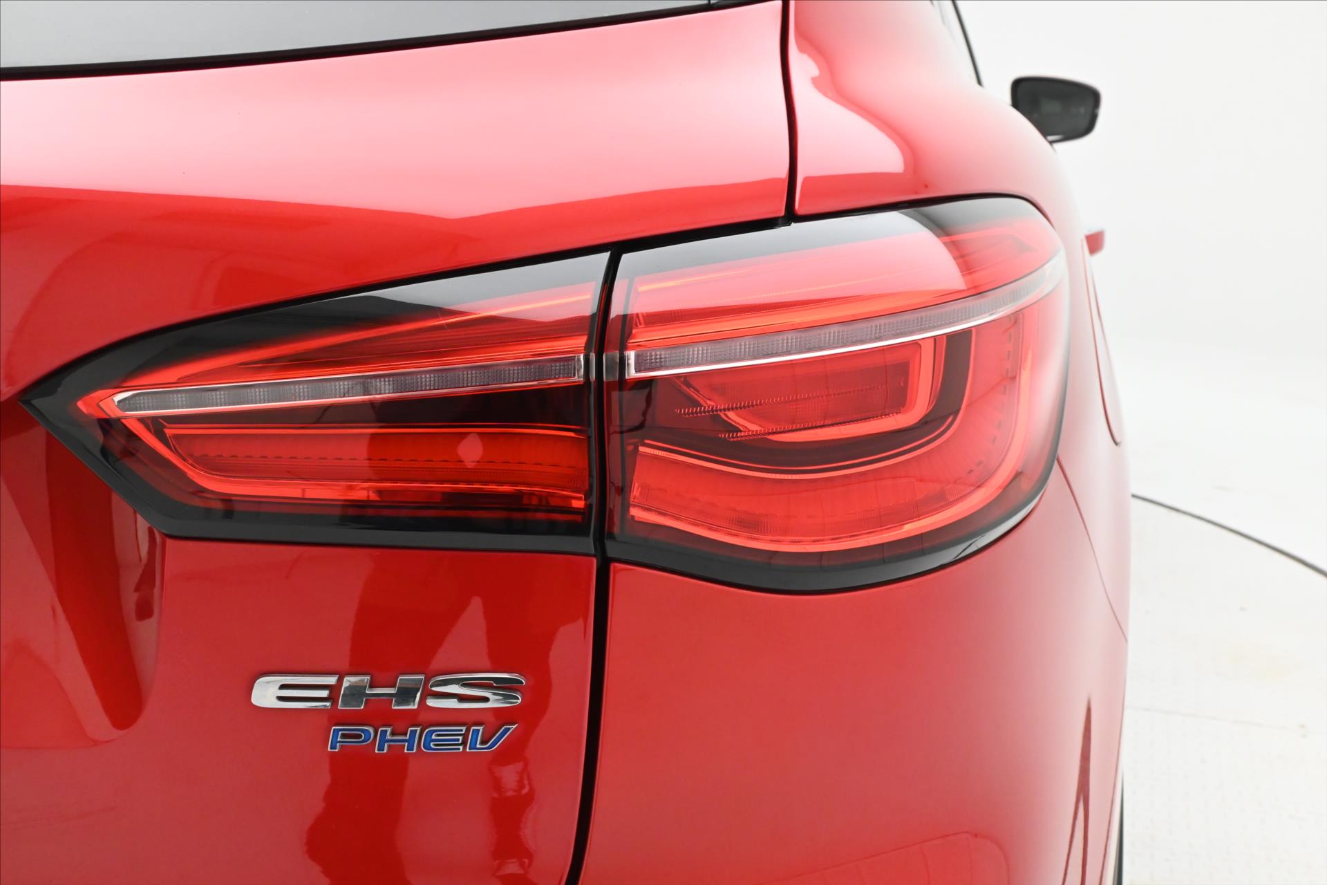 Hlavní fotografie vozu MG eHS 1,5 TGI PHEV 119 kW AT Comfort Záruka až 5 let (29)