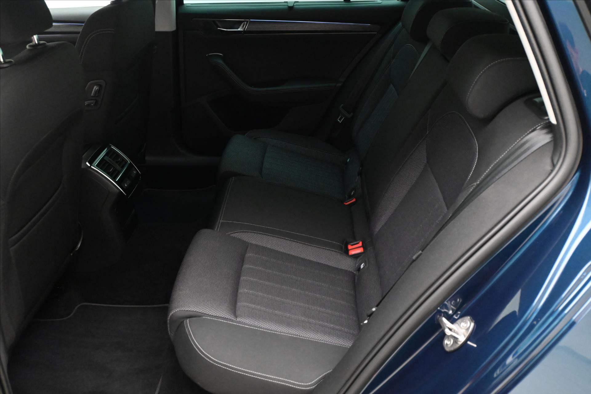 Hlavní fotografie vozu Škoda Superb 2,0 TDI 147kW DSG 4x4 STYLE Záruka až 5 let (14)