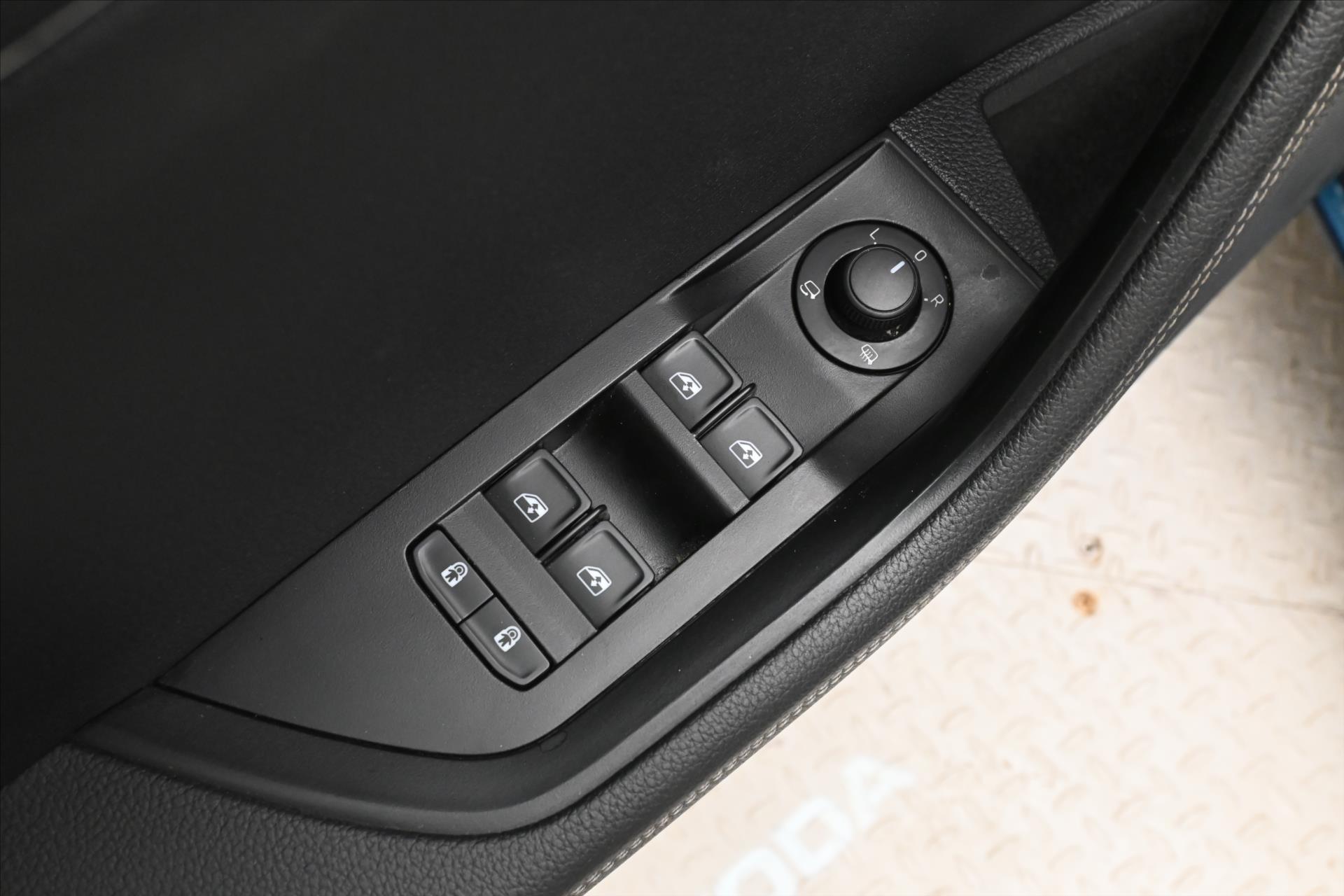 Hlavní fotografie vozu Škoda Superb 2,0 TDI 147kW DSG 4x4 STYLE Záruka až 5 let (25)