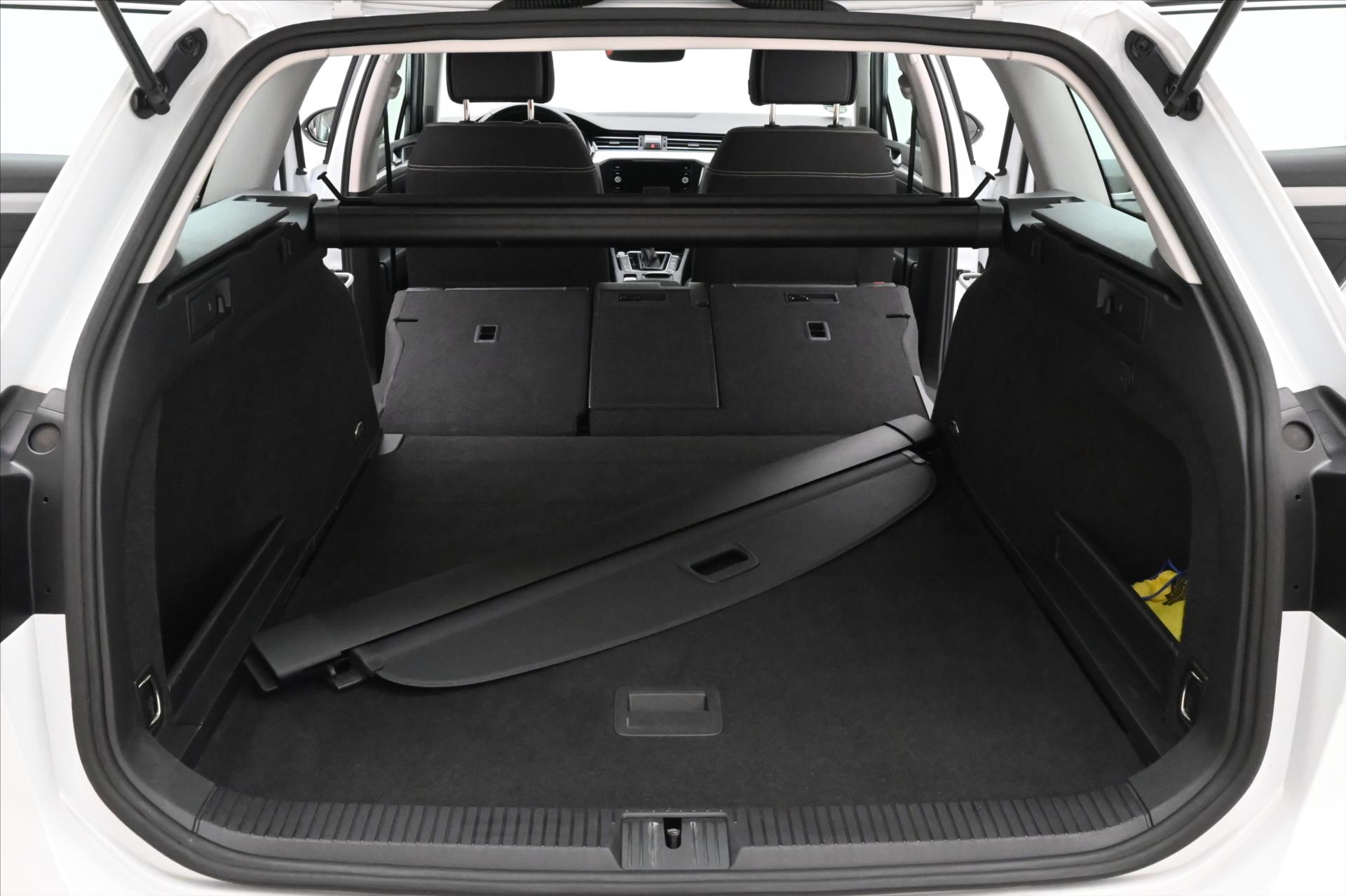 Hlavní fotografie vozu Volkswagen Passat 2,0 TDI 110 kW DSG Business Záruka až 5 let (11)