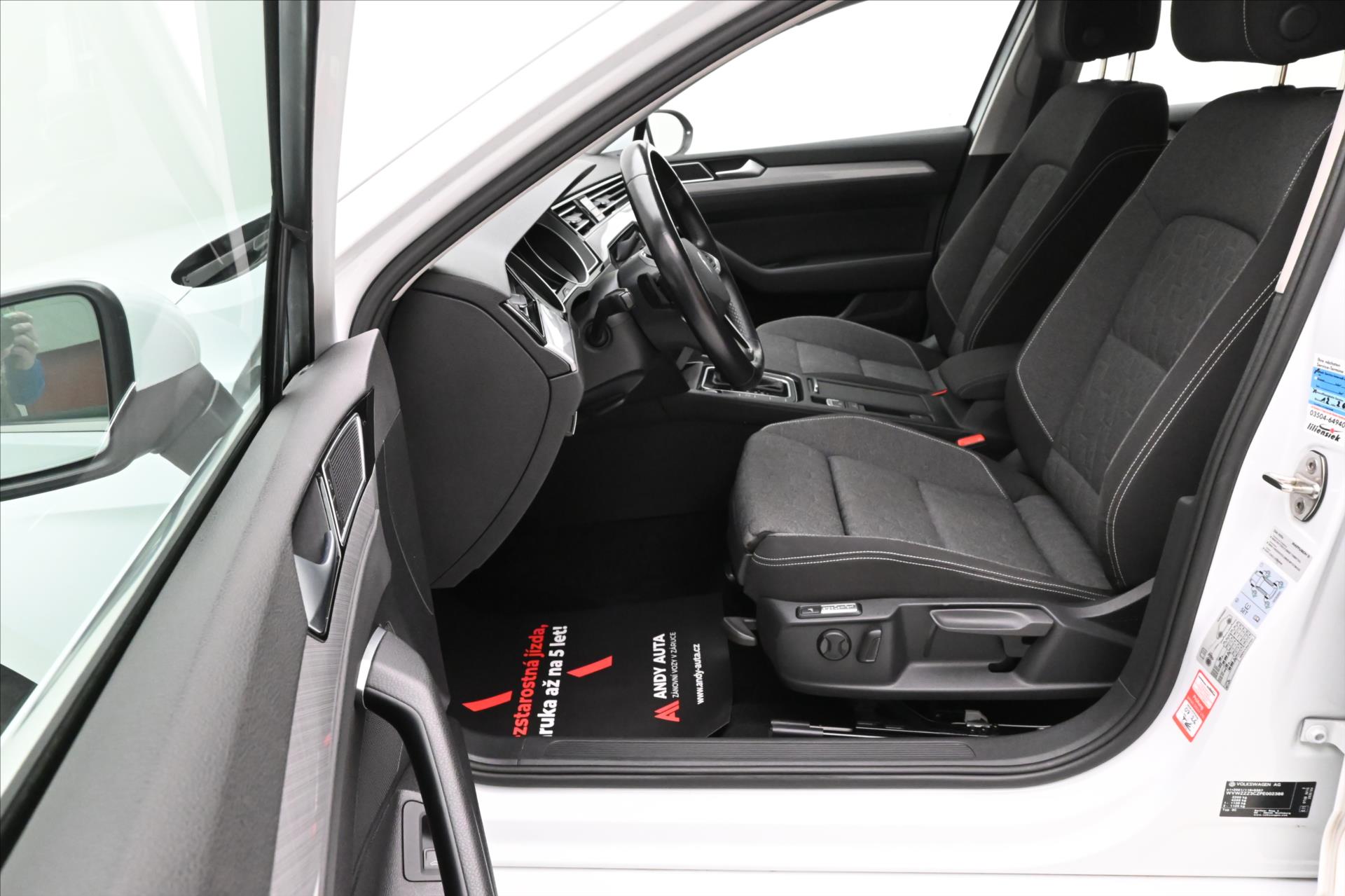 Hlavní fotografie vozu Volkswagen Passat 2,0 TDI 110 kW DSG Business Záruka až 5 let (13)