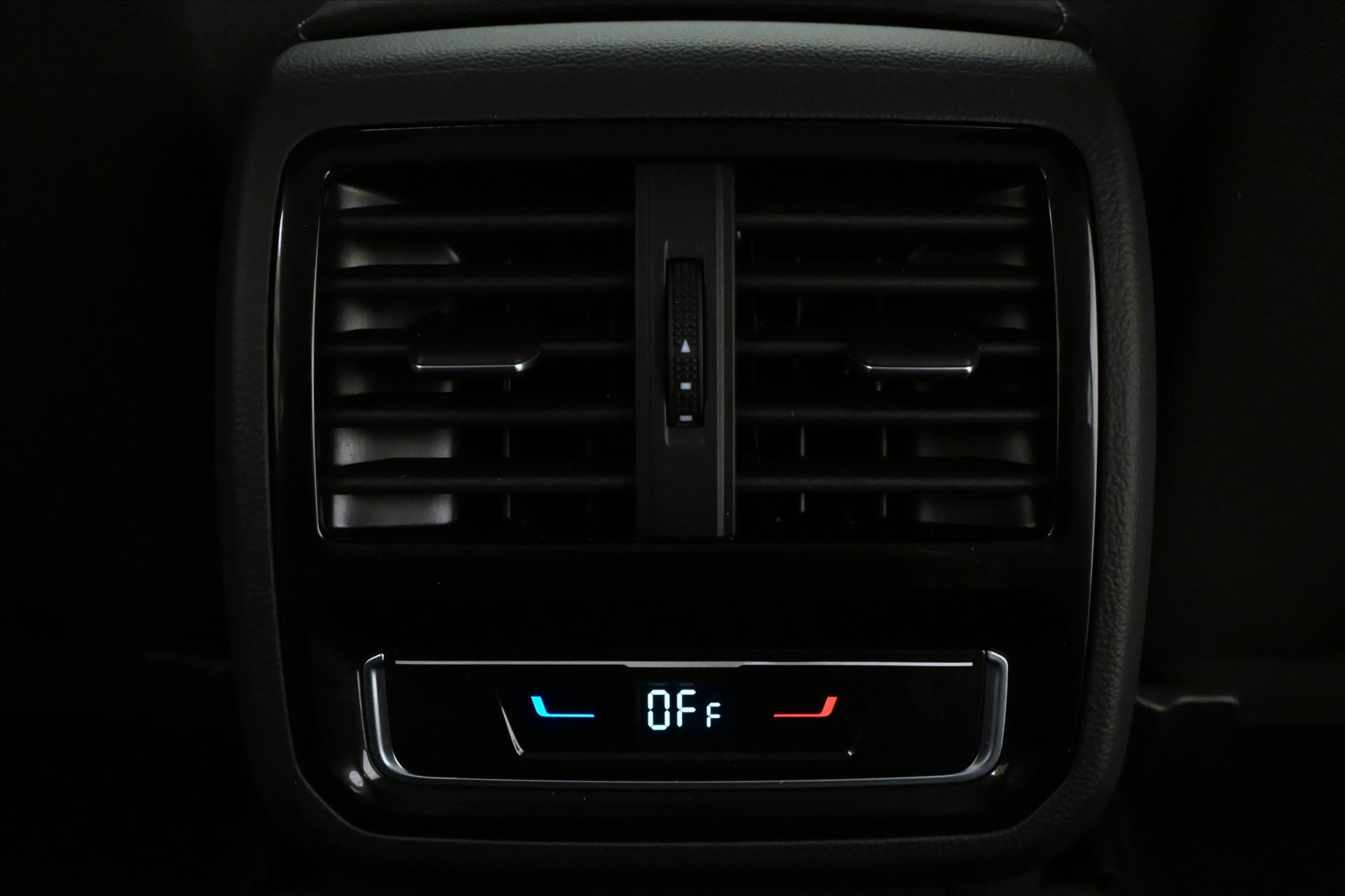 Hlavní fotografie vozu Volkswagen Passat 2,0 TDI 110 kW DSG Business Záruka až 5 let (23)