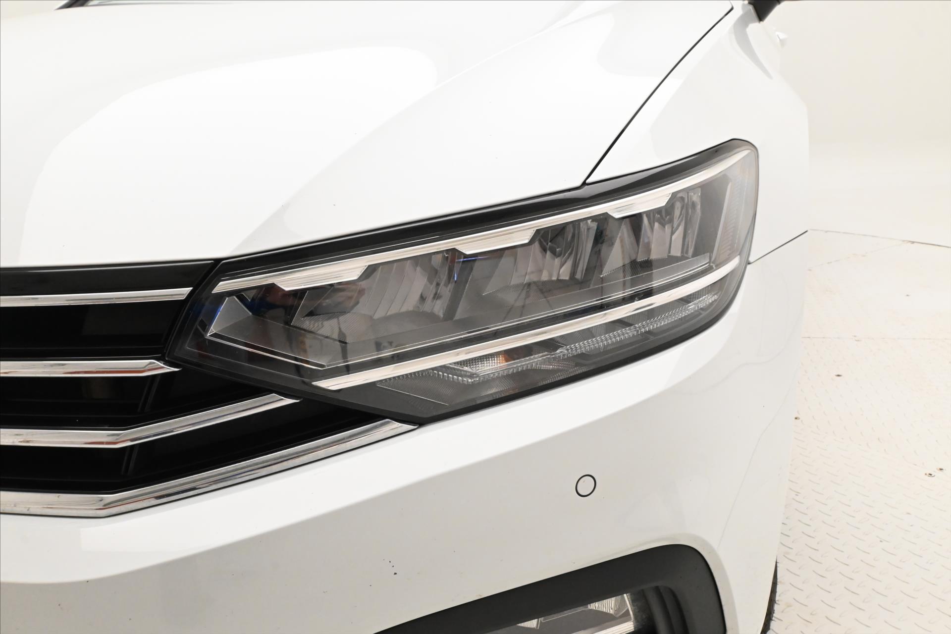 Hlavní fotografie vozu Volkswagen Passat 2,0 TDI 110 kW DSG Business Záruka až 5 let (29)