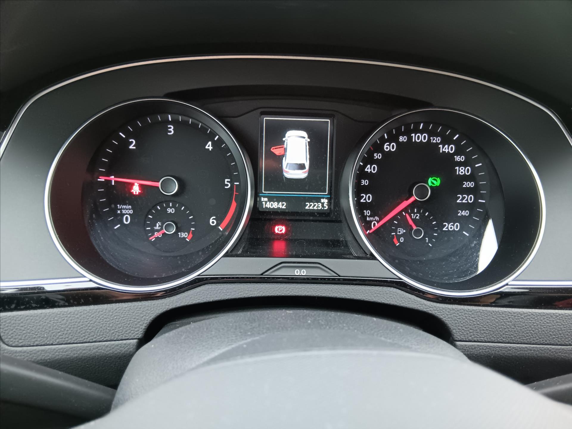 Hlavní fotografie vozu Volkswagen Passat 2,0 TDi 110kW DSG Business VŮZ PŘIPRAVUJEME K PRODEJI (3)