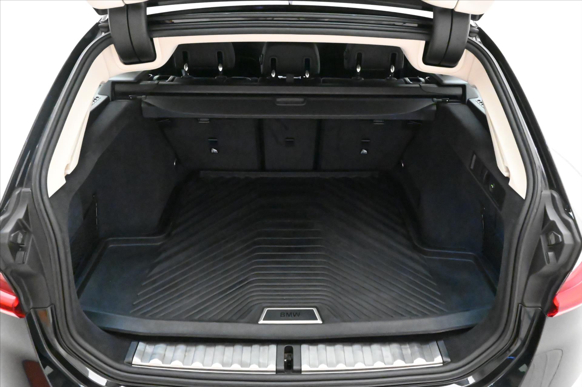 Hlavní fotografie vozu BMW Řada 3 2,0 320d 140kW Steptronic Záruka až 5 let (10)