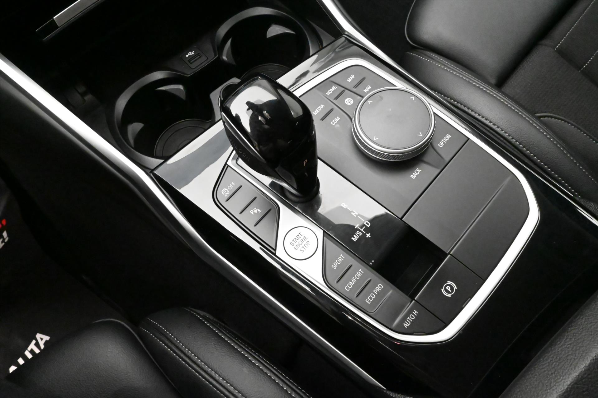 Hlavní fotografie vozu BMW Řada 3 2,0 320d 140kW Steptronic Záruka až 5 let (22)