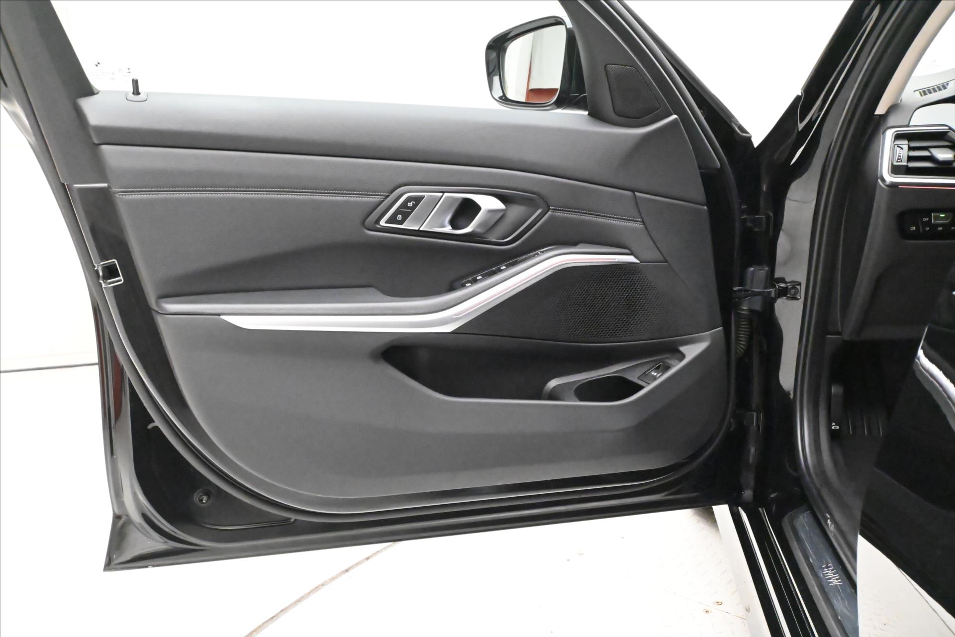 Hlavní fotografie vozu BMW Řada 3 2,0 320d 140kW Steptronic Záruka až 5 let (24)