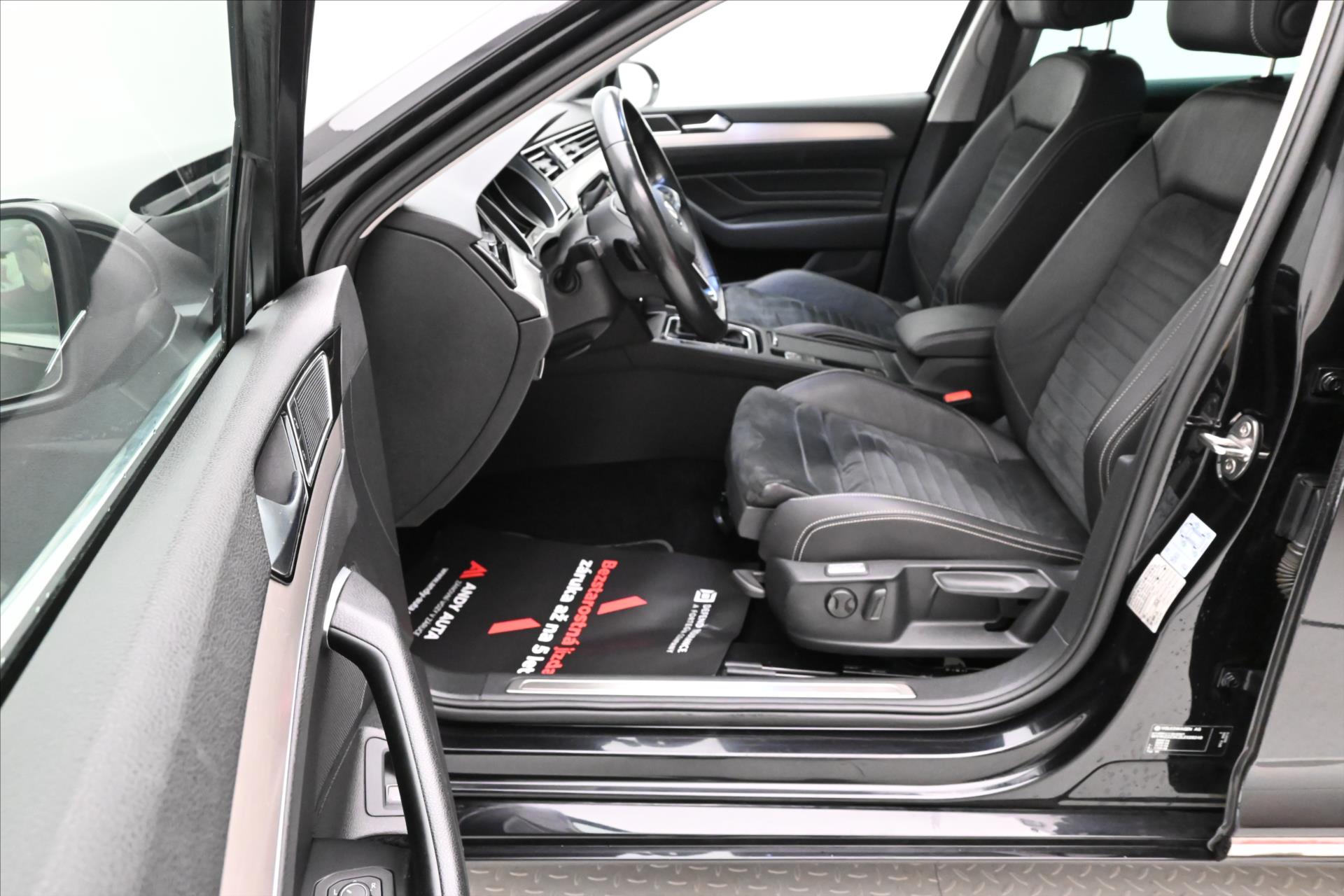 Hlavní fotografie vozu Volkswagen Passat 1,5 TSI 110 kW DSG ELEGANCE Záruka až 5 let (13)