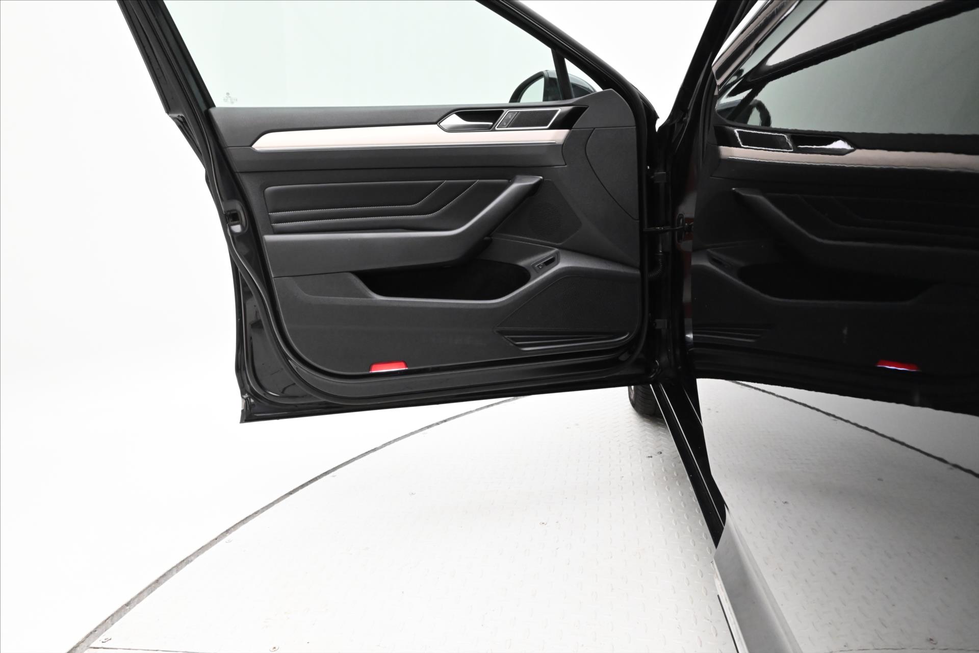 Hlavní fotografie vozu Volkswagen Passat 1,5 TSI 110 kW DSG ELEGANCE Záruka až 5 let (28)