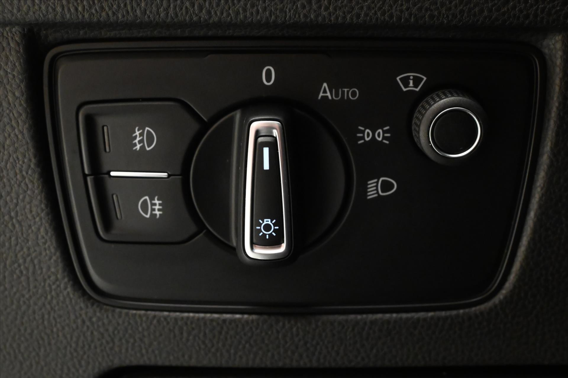 Hlavní fotografie vozu Volkswagen Passat 1,5 TSI 110 kW DSG ELEGANCE Záruka až 5 let (30)