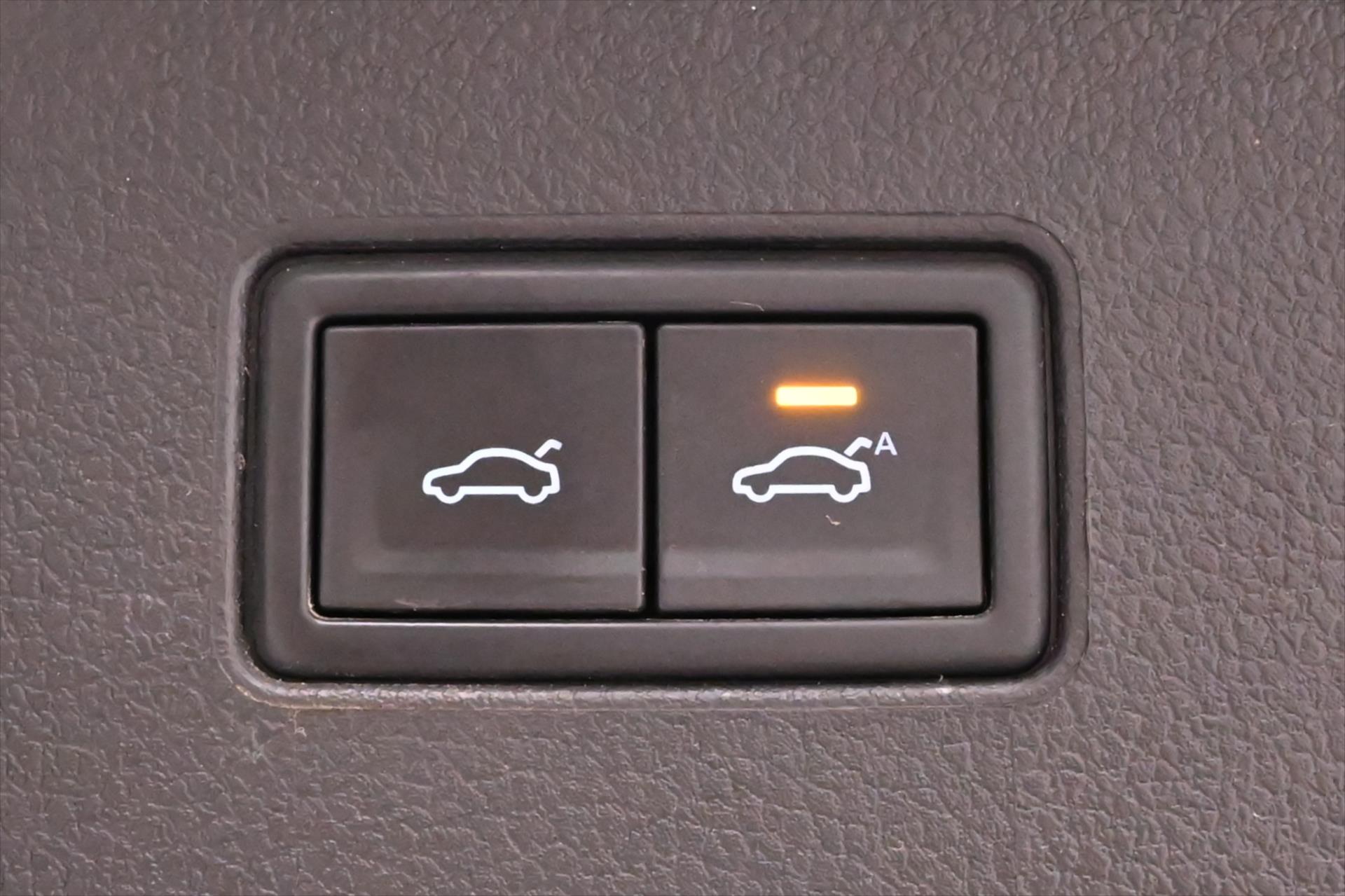 Hlavní fotografie vozu Volkswagen Passat 1,5 TSI 110 kW DSG ELEGANCE Záruka až 5 let (31)