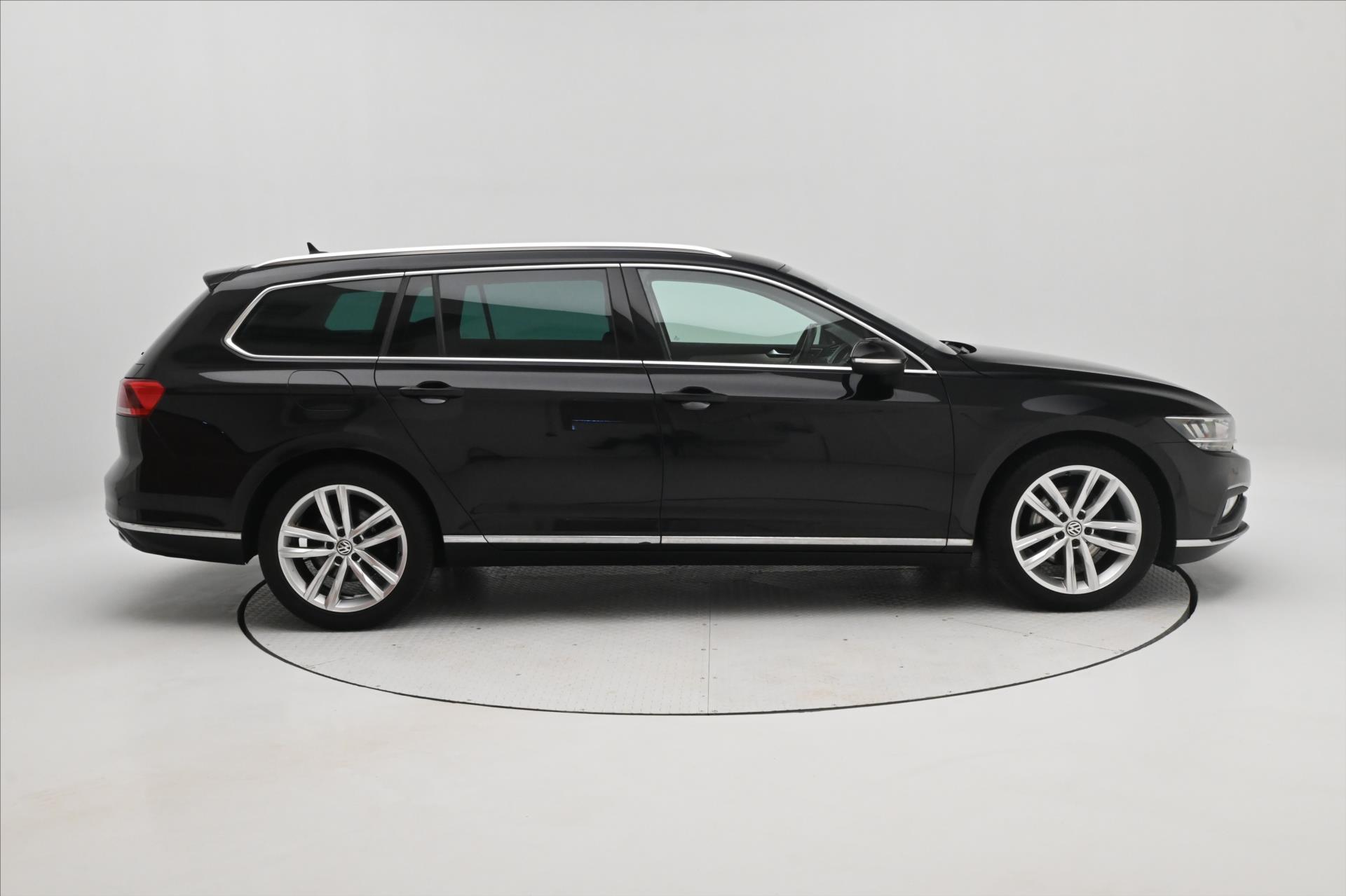 Hlavní fotografie vozu Volkswagen Passat 1,5 TSI 110 kW DSG ELEGANCE Záruka až 5 let (4)