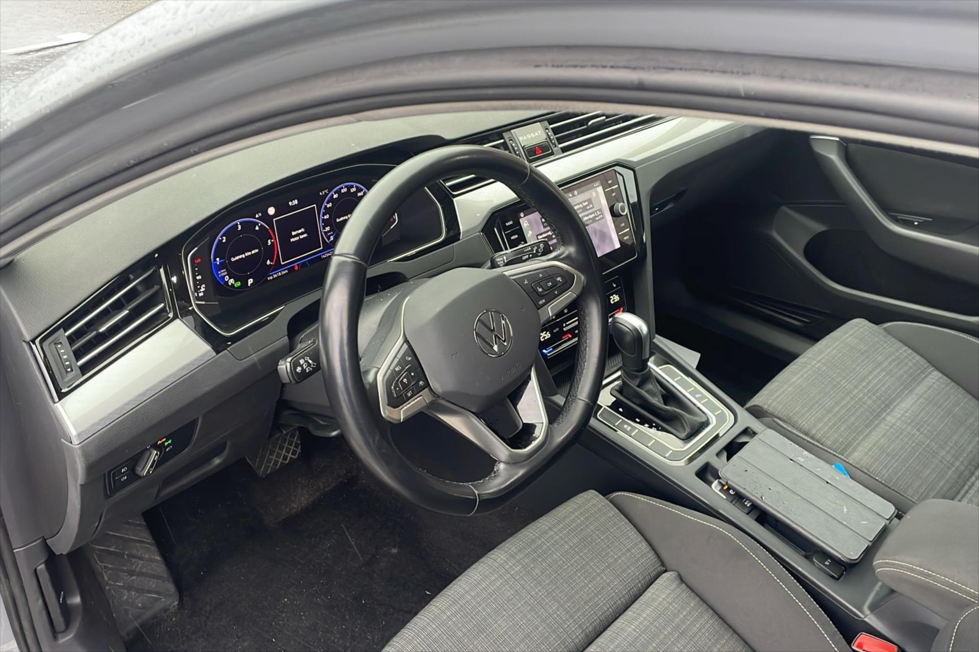 Main photo of the car Volkswagen Passat 2.0 TDI 110 kW DSG Business WE ARE PREPARING THE CAR FOR SALE (2)