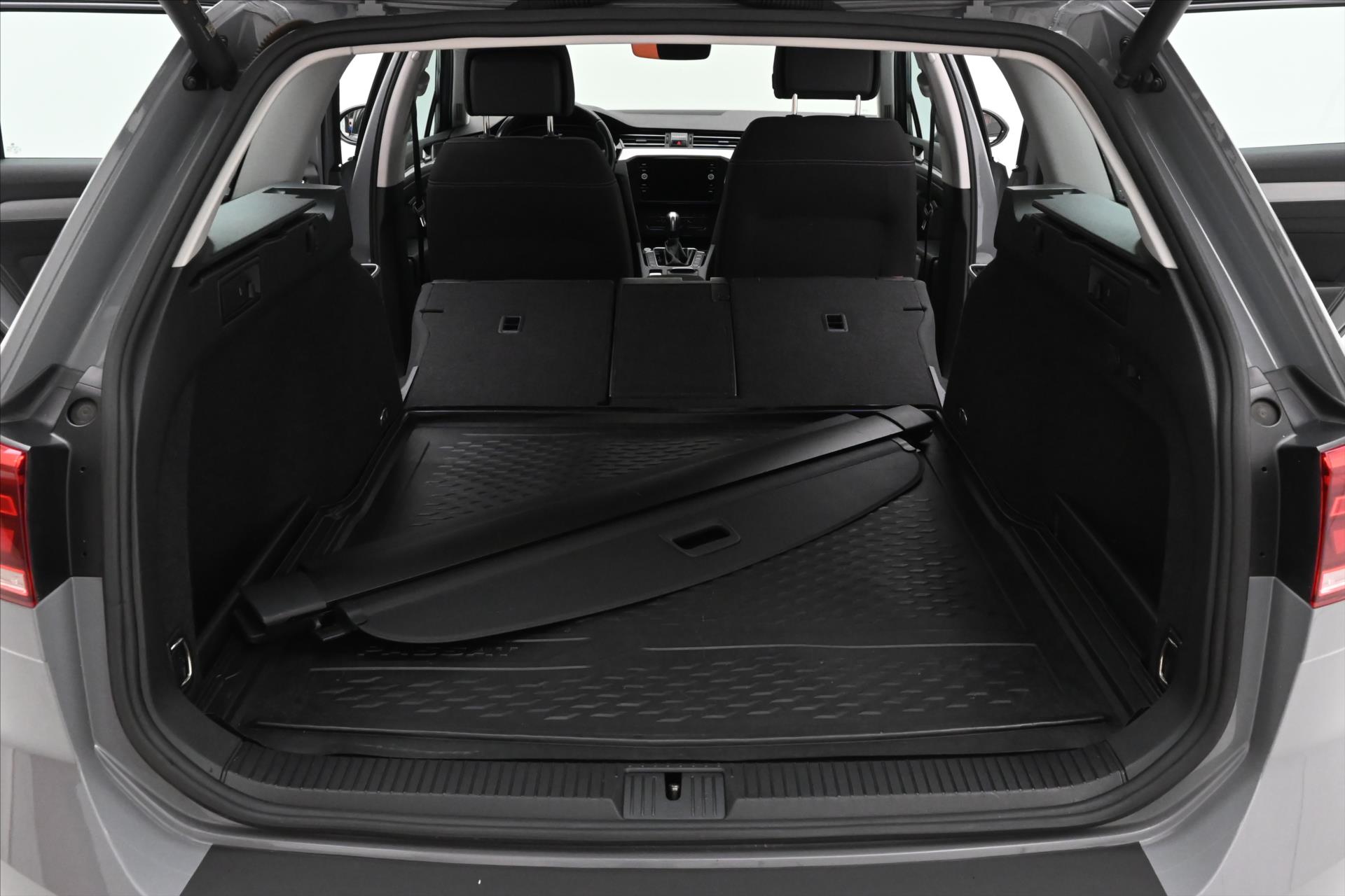 Hlavní fotografie vozu Volkswagen Passat 2,0 TDI 110 kW DSG Business Záruka až 5 let (11)