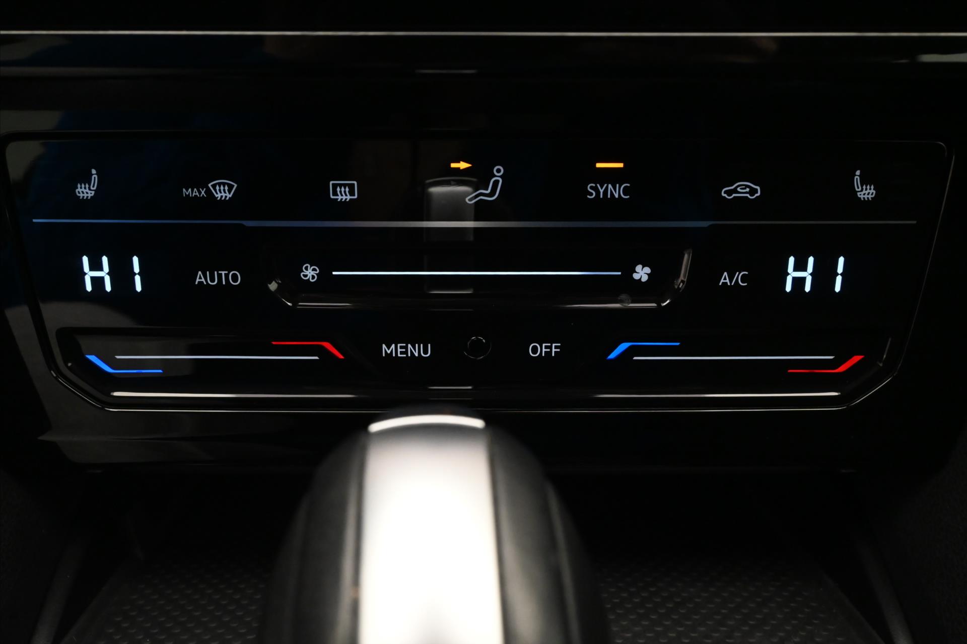 Hlavní fotografie vozu Volkswagen Passat 2,0 TDI 110 kW DSG Business Záruka až 5 let (23)