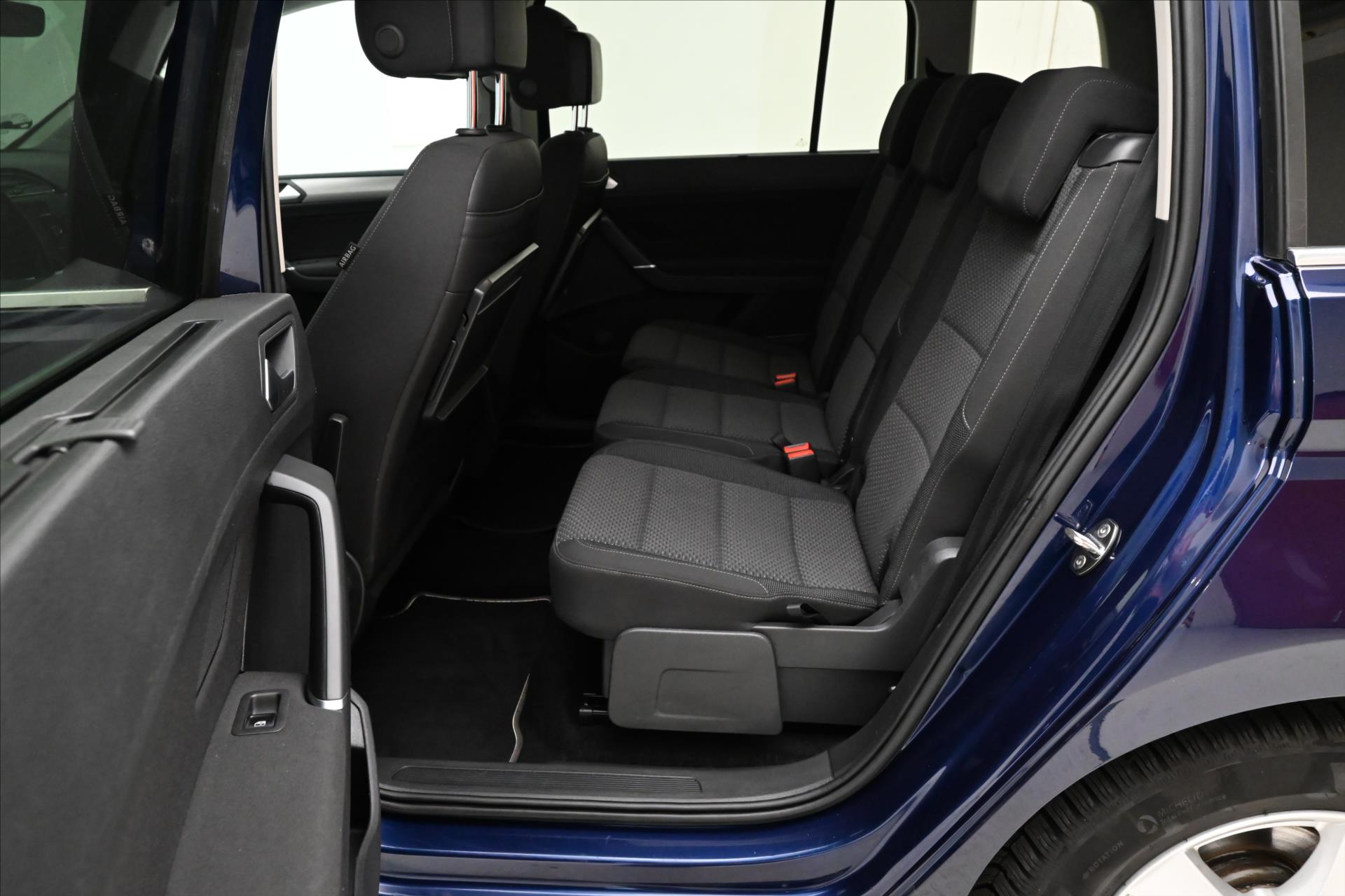 Hlavní fotografie vozu Volkswagen Touran 2,0 TDI 110 kW DSG Comfortline 7/Míst Záruka až 5 let (15)