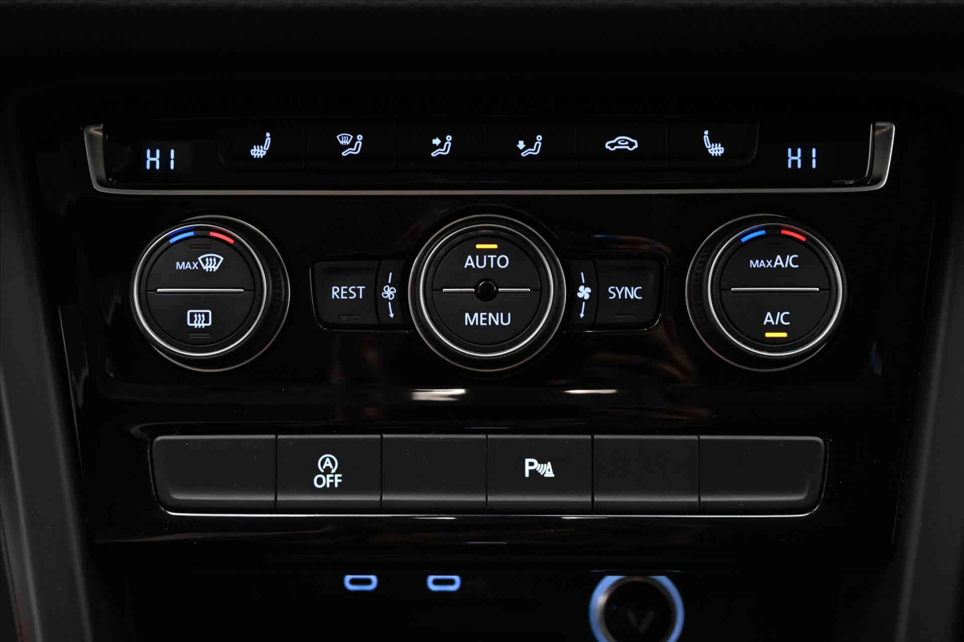 Hlavní fotografie vozu Volkswagen Touran 2,0 TDI 110 kW DSG Comfortline 7/Míst Záruka až 5 let (23)