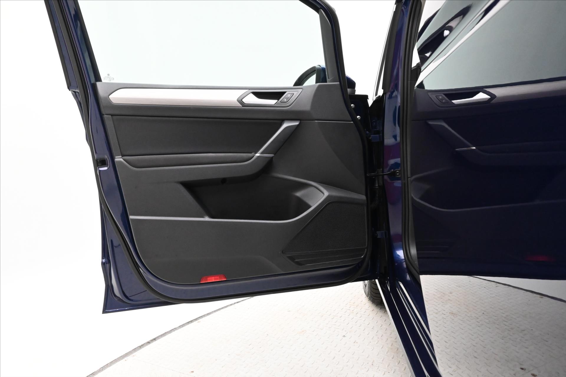 Hlavní fotografie vozu Volkswagen Touran 2,0 TDI 110 kW DSG Comfortline 7/Míst Záruka až 5 let (26)