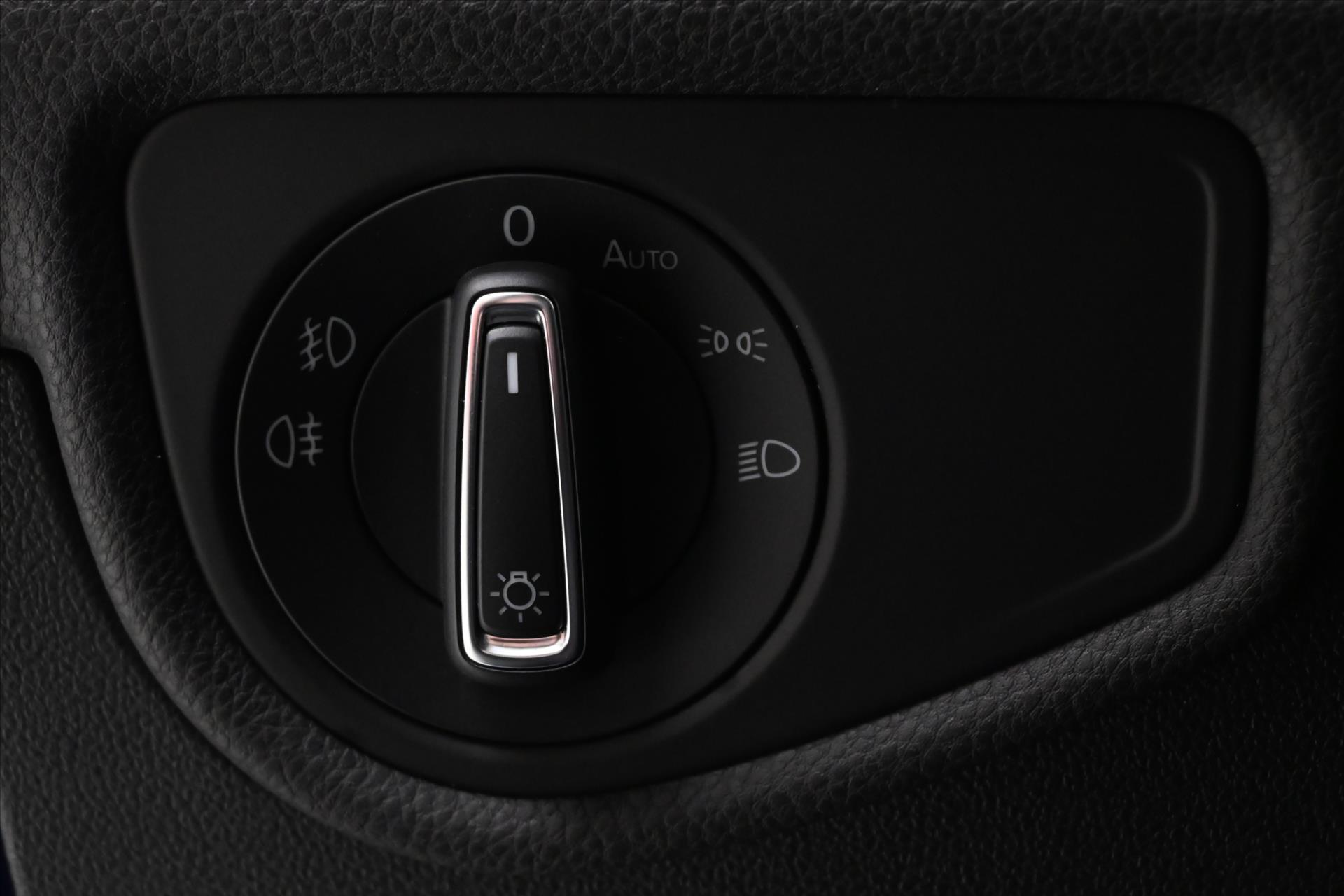 Hlavní fotografie vozu Volkswagen Touran 2,0 TDI 110 kW DSG Comfortline 7/Míst Záruka až 5 let (28)