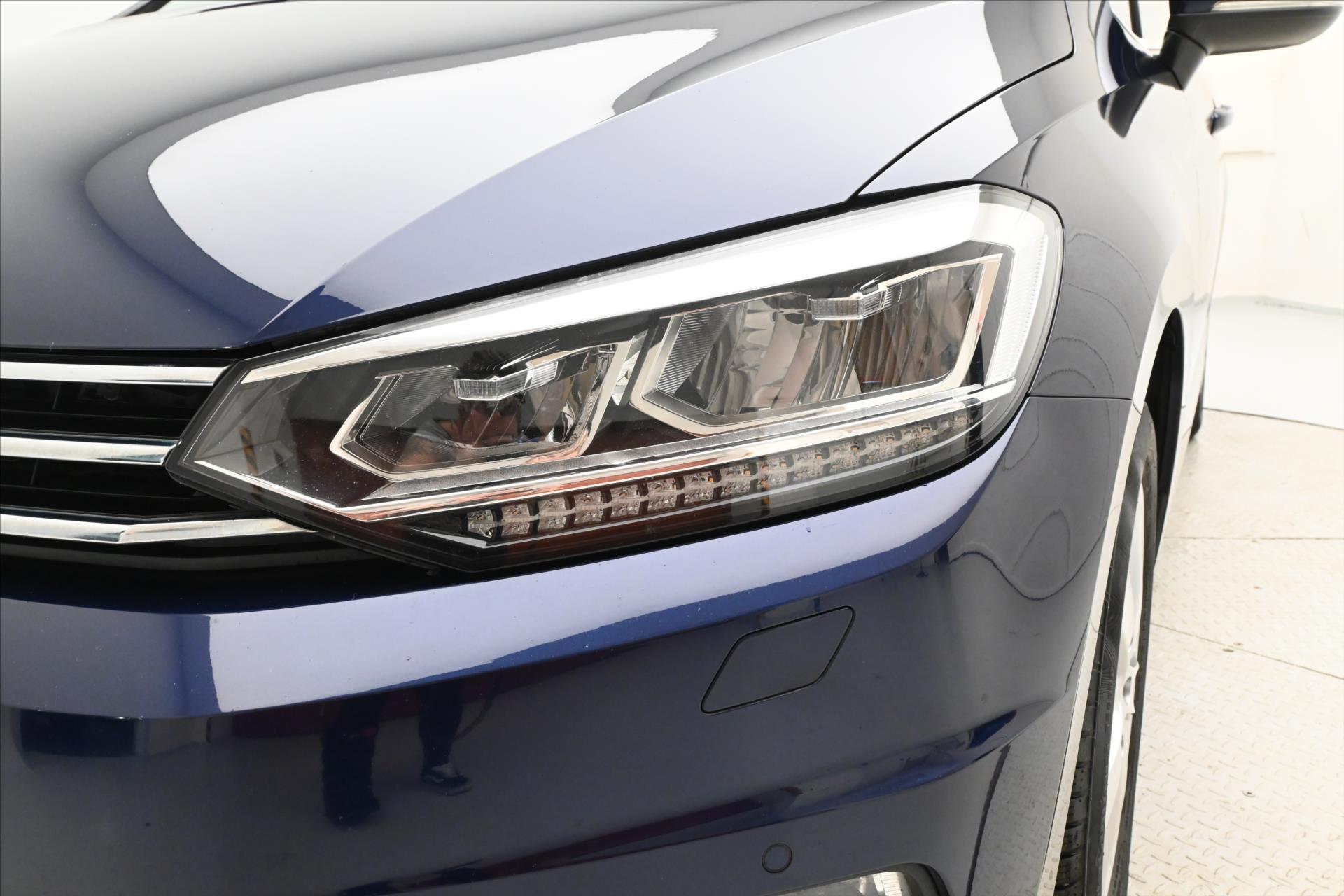 Hlavní fotografie vozu Volkswagen Touran 2,0 TDI 110 kW DSG Comfortline 7/Míst Záruka až 5 let (32)