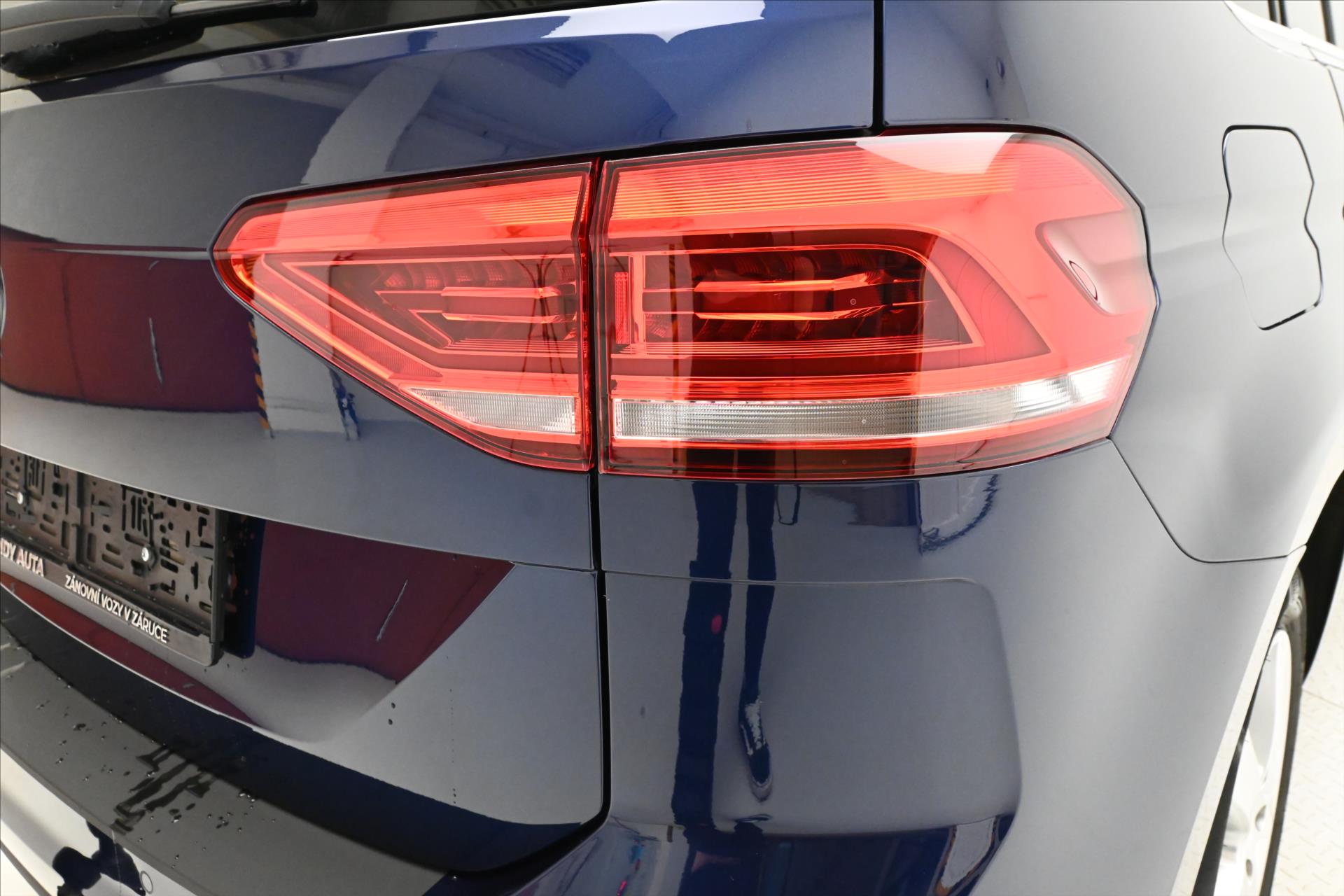 Hlavní fotografie vozu Volkswagen Touran 2,0 TDI 110 kW DSG Comfortline 7/Míst Záruka až 5 let (33)