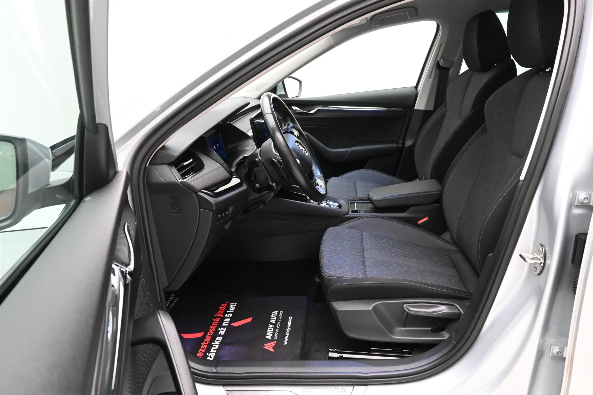 Hlavní fotografie vozu Škoda Octavia 2,0 TDI 110 kW DSG Style Záruka až 5 let (13)