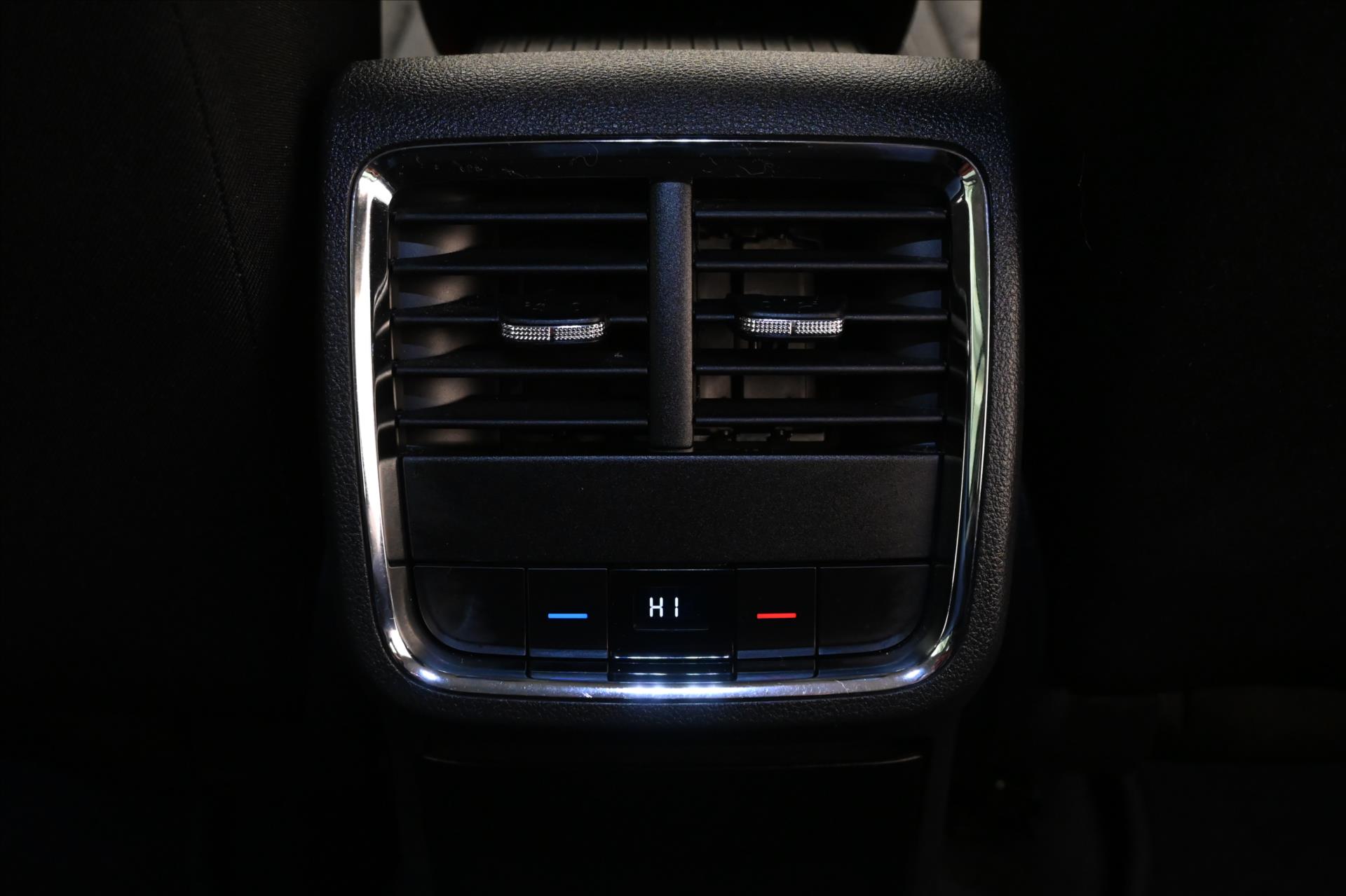 Hlavní fotografie vozu Škoda Octavia 2,0 TDI 110 kW DSG Style Záruka až 5 let (23)