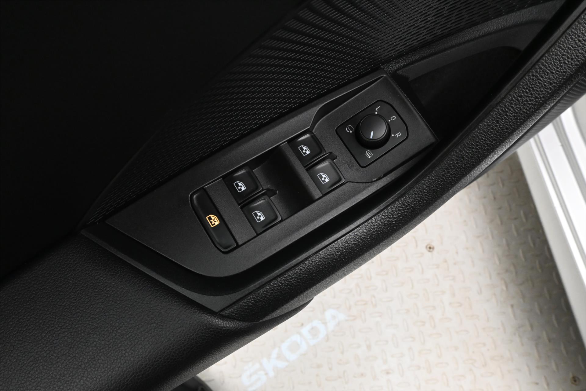 Hlavní fotografie vozu Škoda Octavia 2,0 TDI 110 kW DSG Style Záruka až 5 let (27)